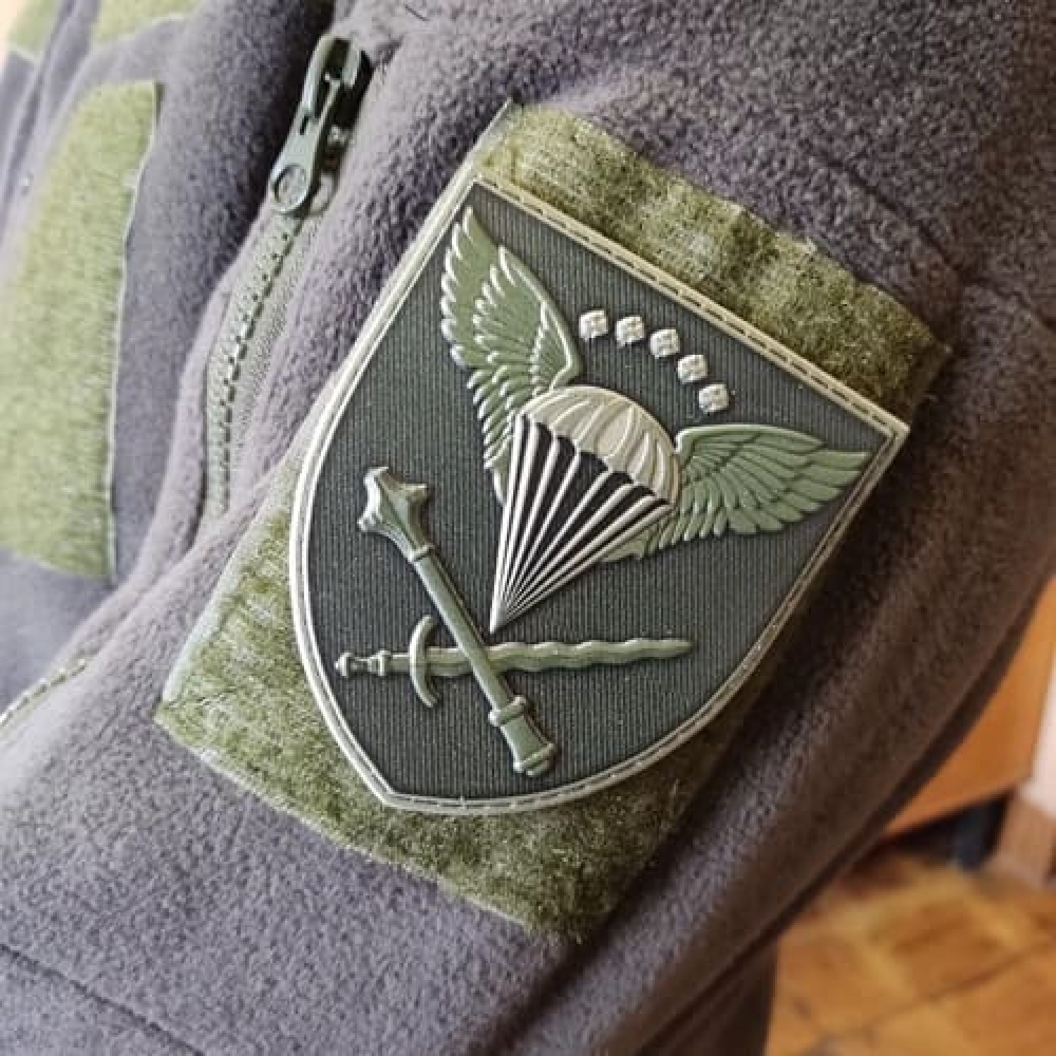 Нашивка ЗСУ Командування десантно-штурмових військ олива