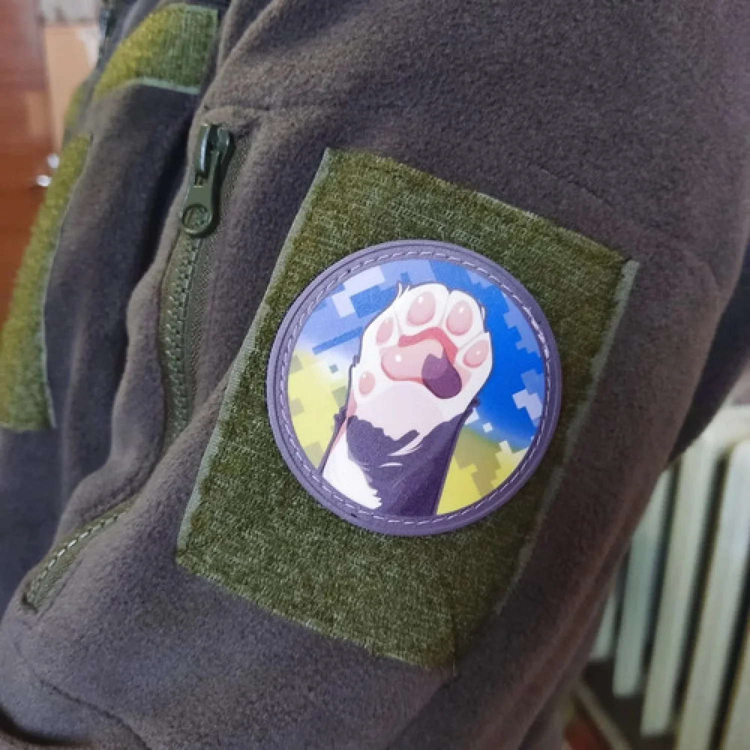 Нашивка Кошачья лапа сине-желтая