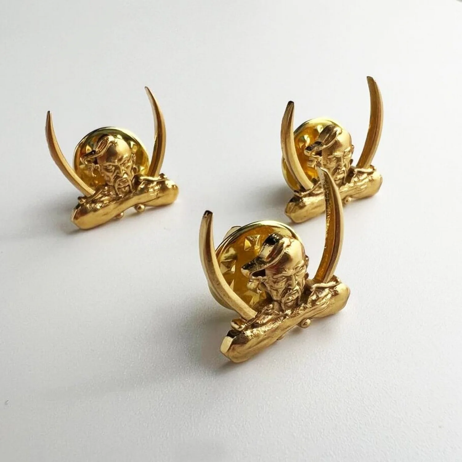 Набор из 3х значков "Украинский этно супергерой Казак с саблями"