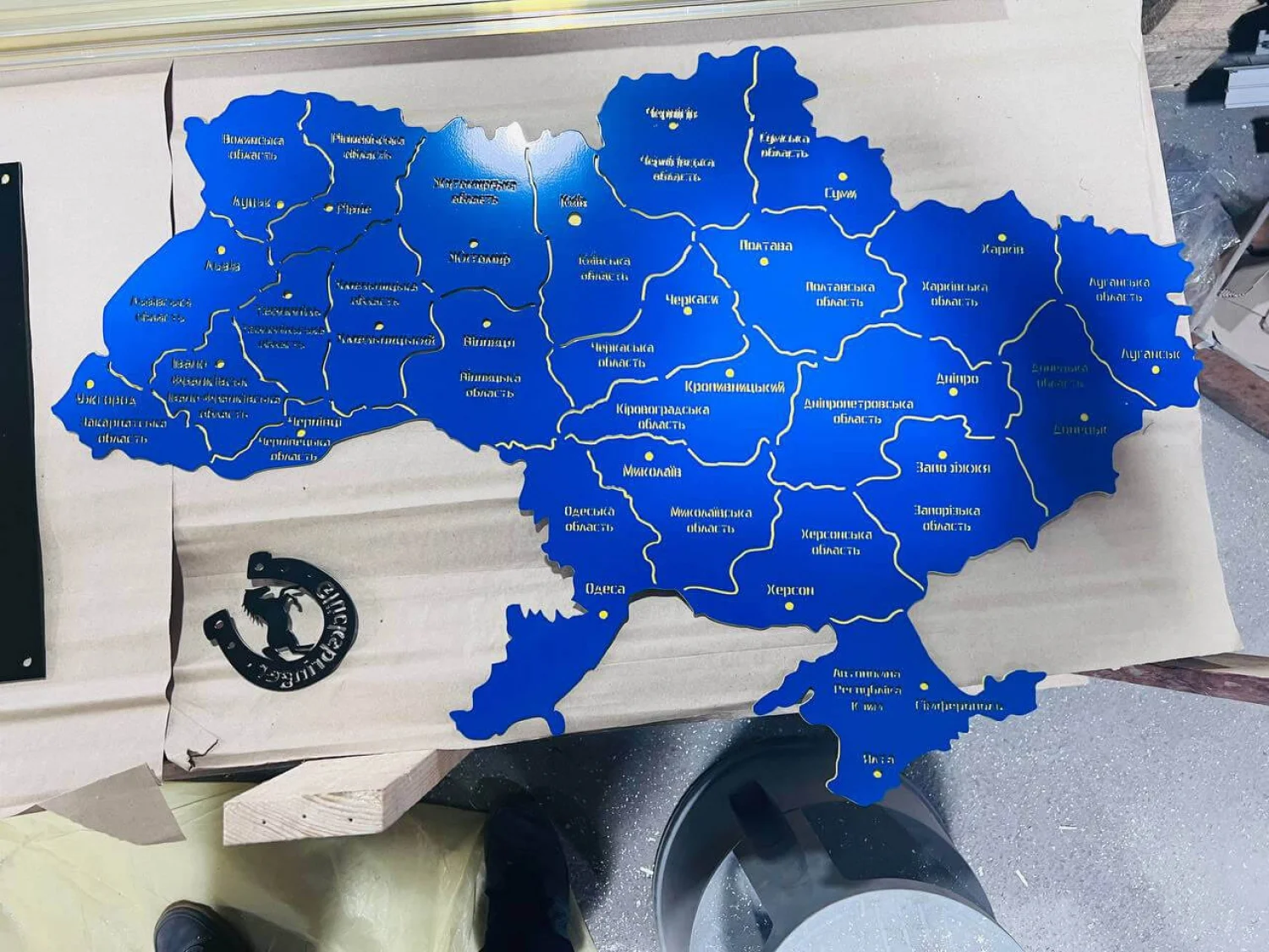Настінна мапа України з металу розмір XL