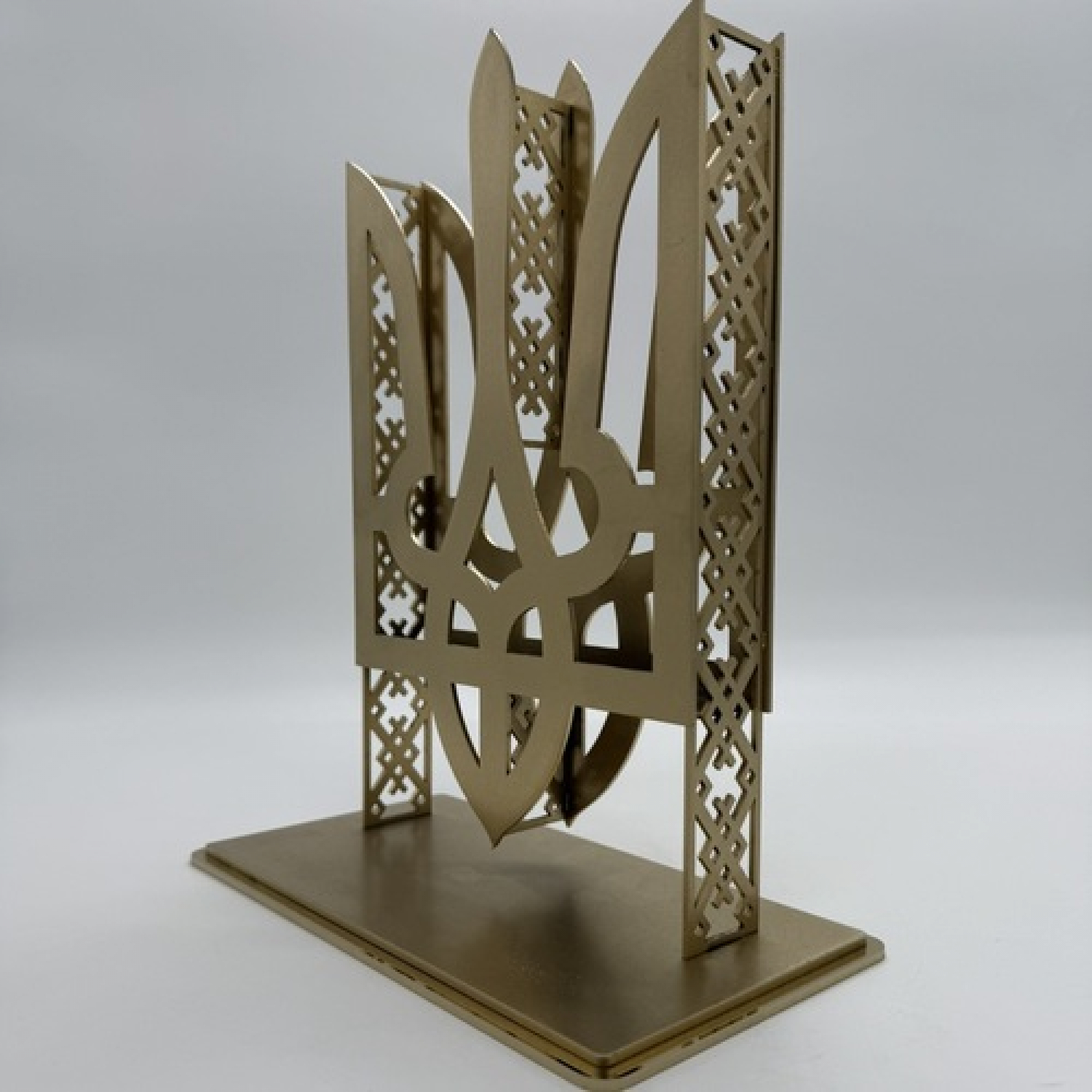 Трезуб большой настольный из нержавеющей стали позолота