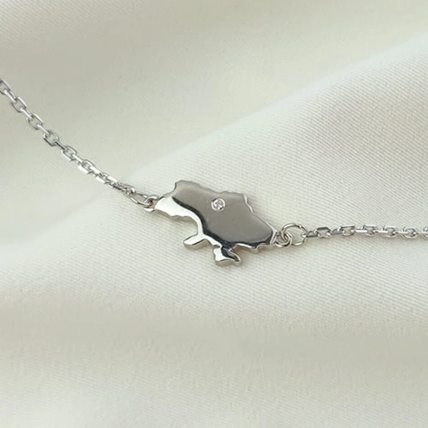 Серебряный браслет карта Украины (камень)