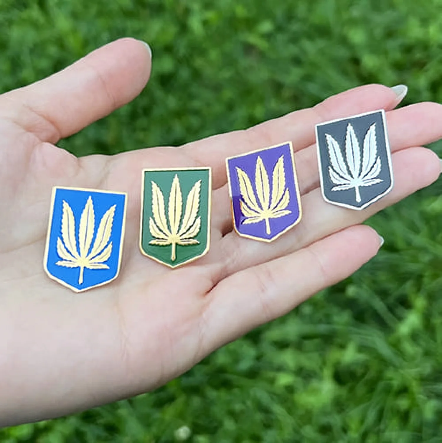 Значок Конопля черная