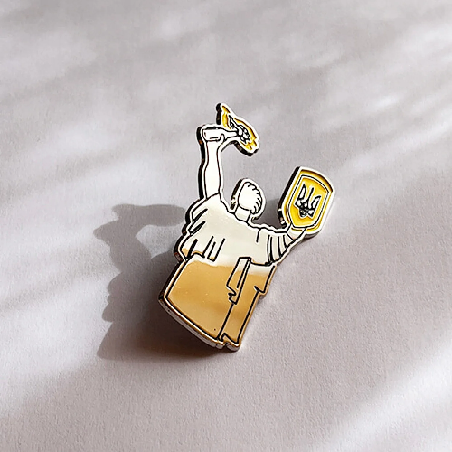 Значок Батьківщина Мати факел