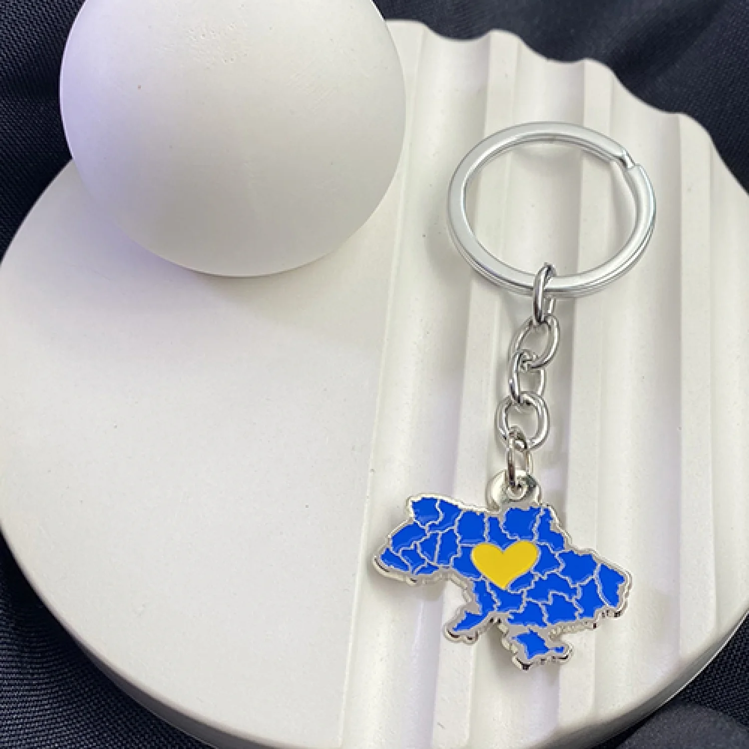 Брелок Україна, жовте серце