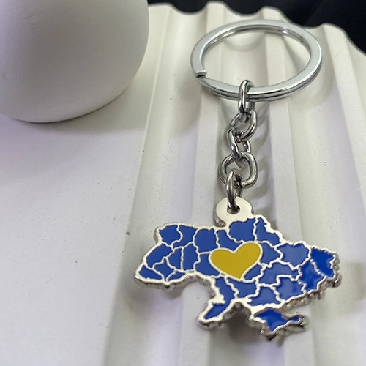 Брелок Україна, жовте серце