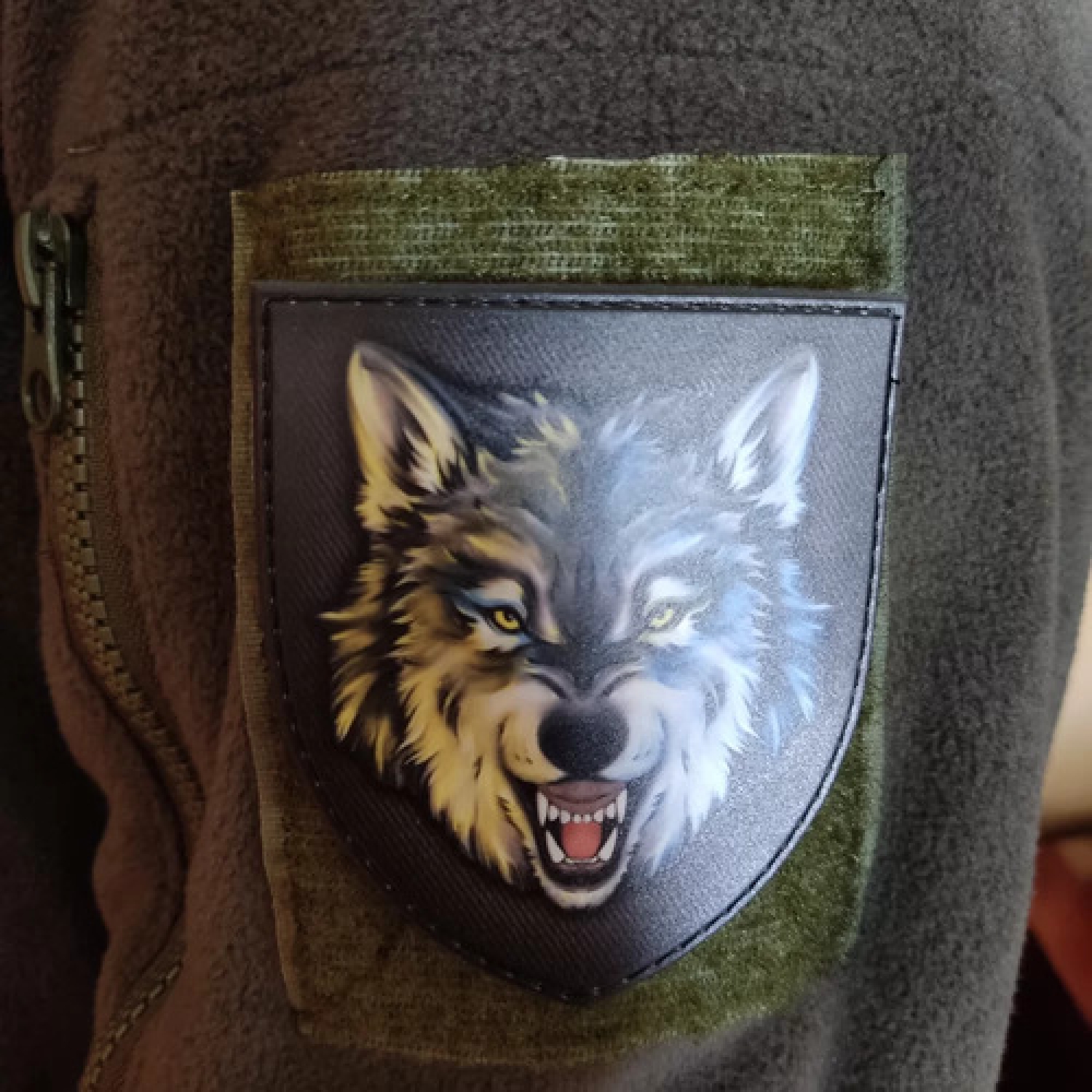 Шеврон Волк