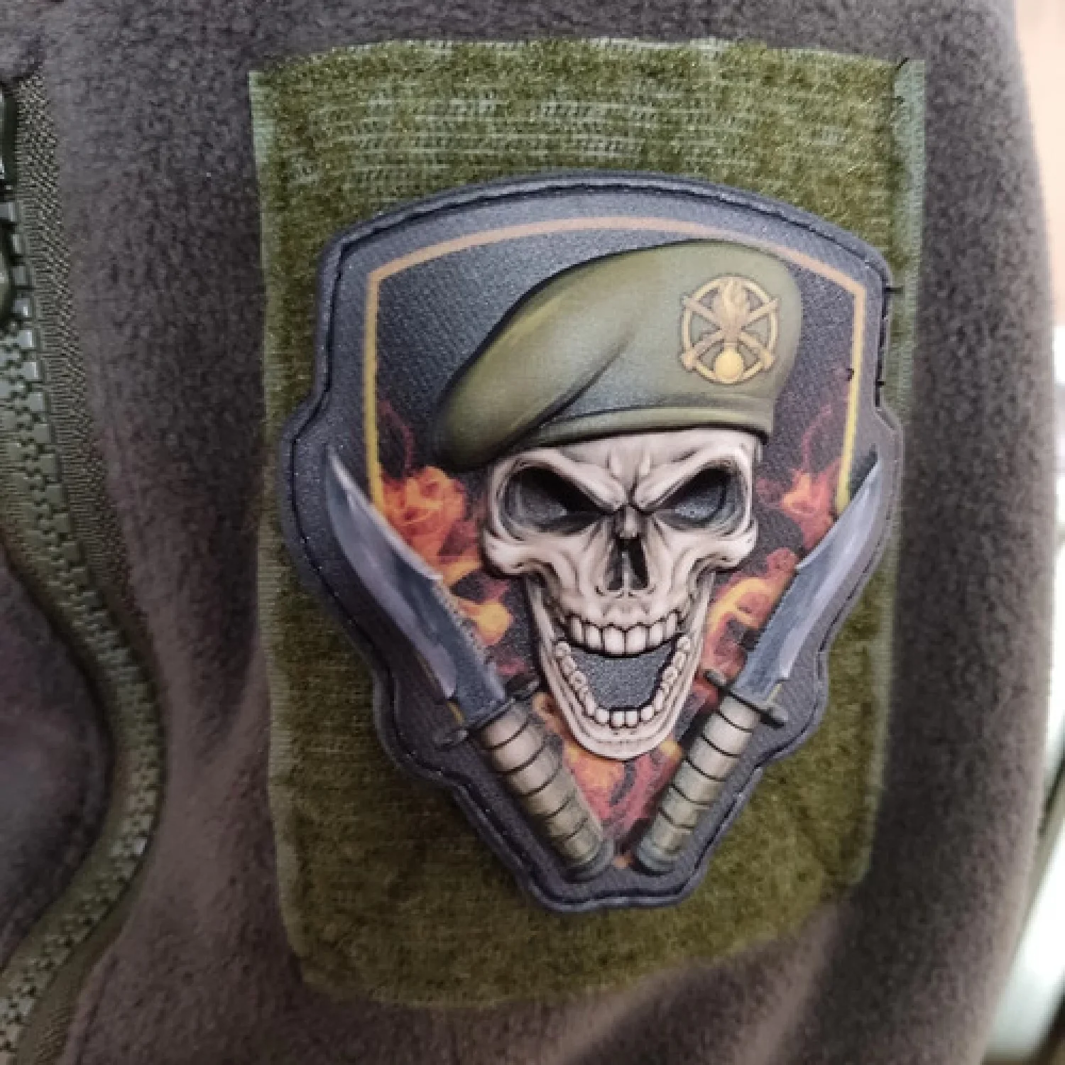 Шеврон Череп в берете Механизированные войска объемный