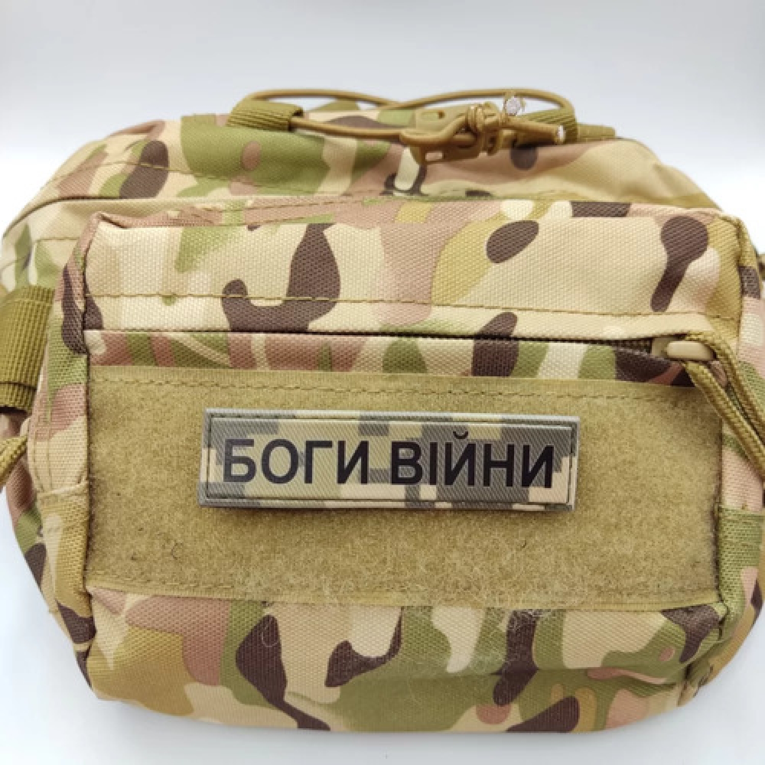 Шеврон Боги войны пиксель