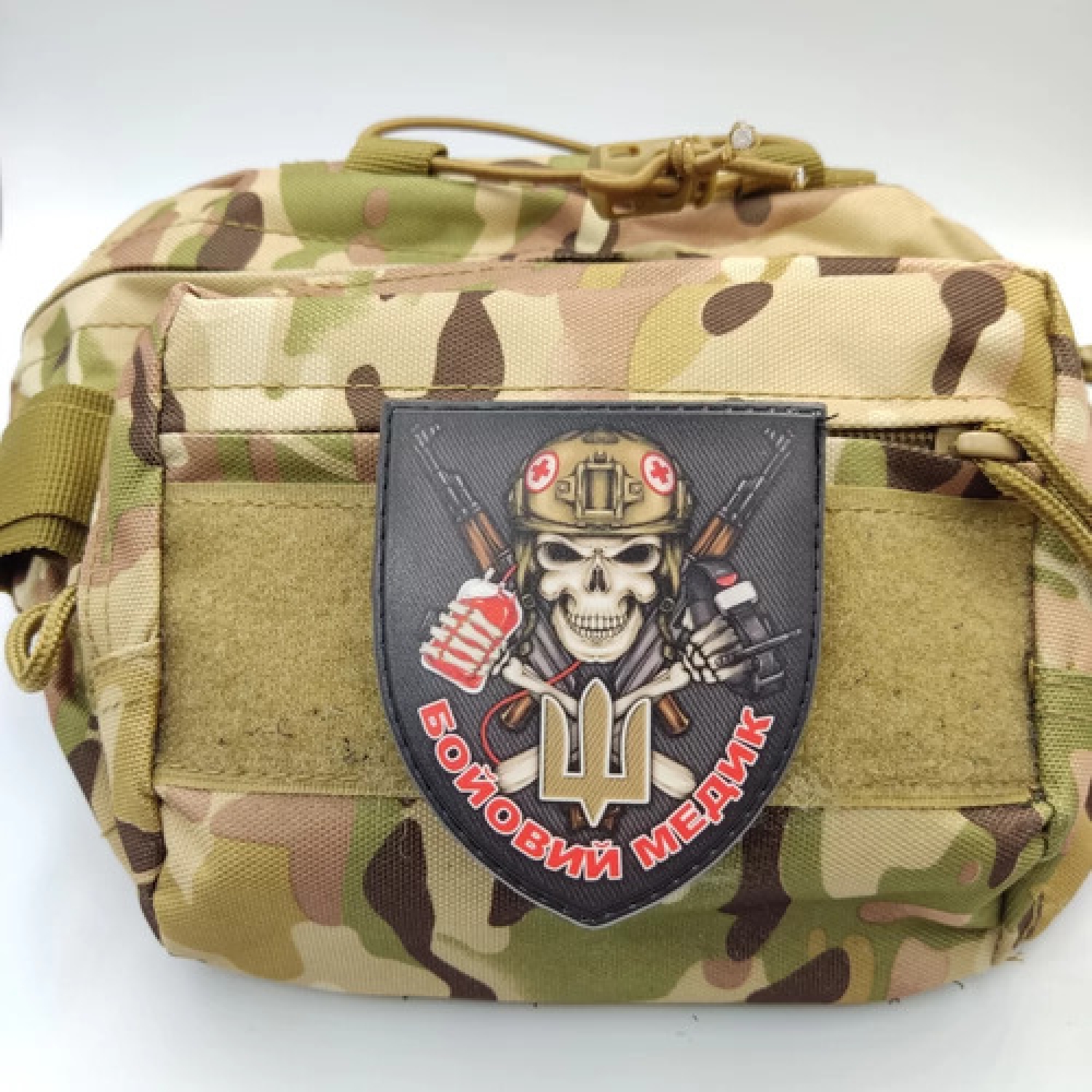 Шеврон боевой медик олива