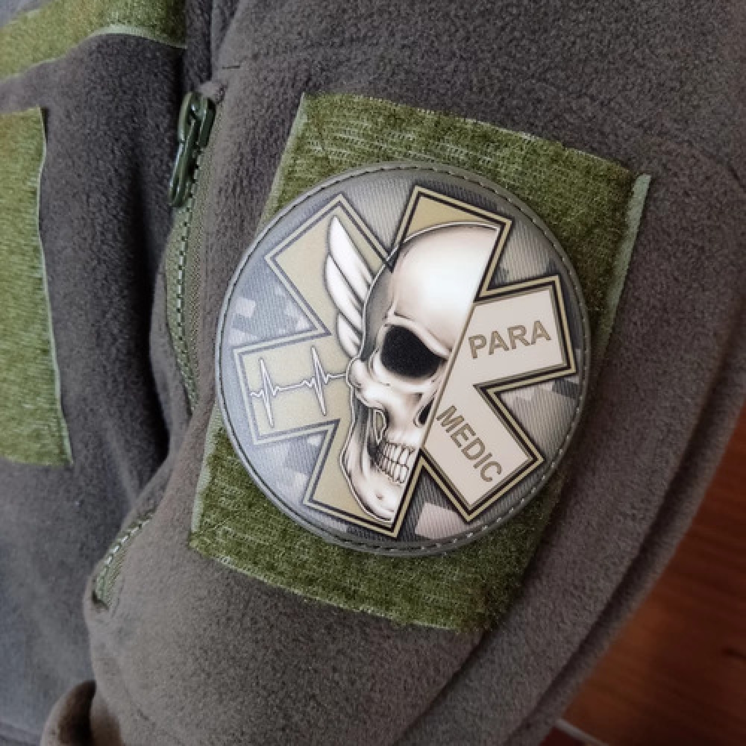 Шеврон ParaMedic пиксель