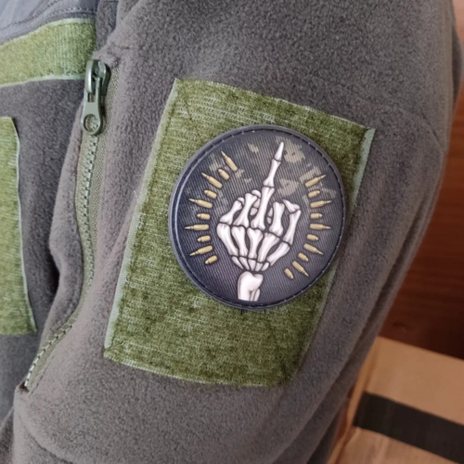 Шеврон Средний палец