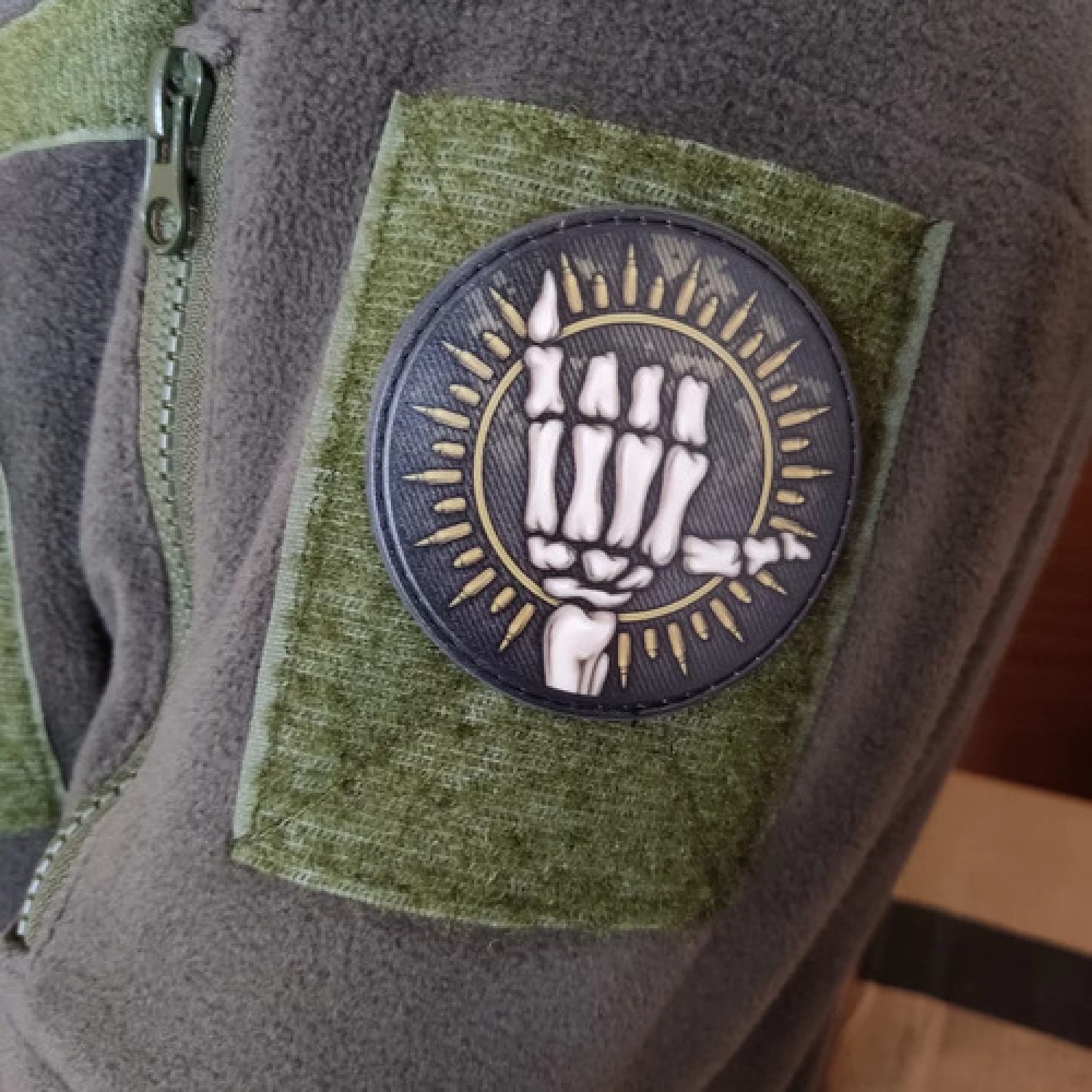 Шеврон Рука скелета