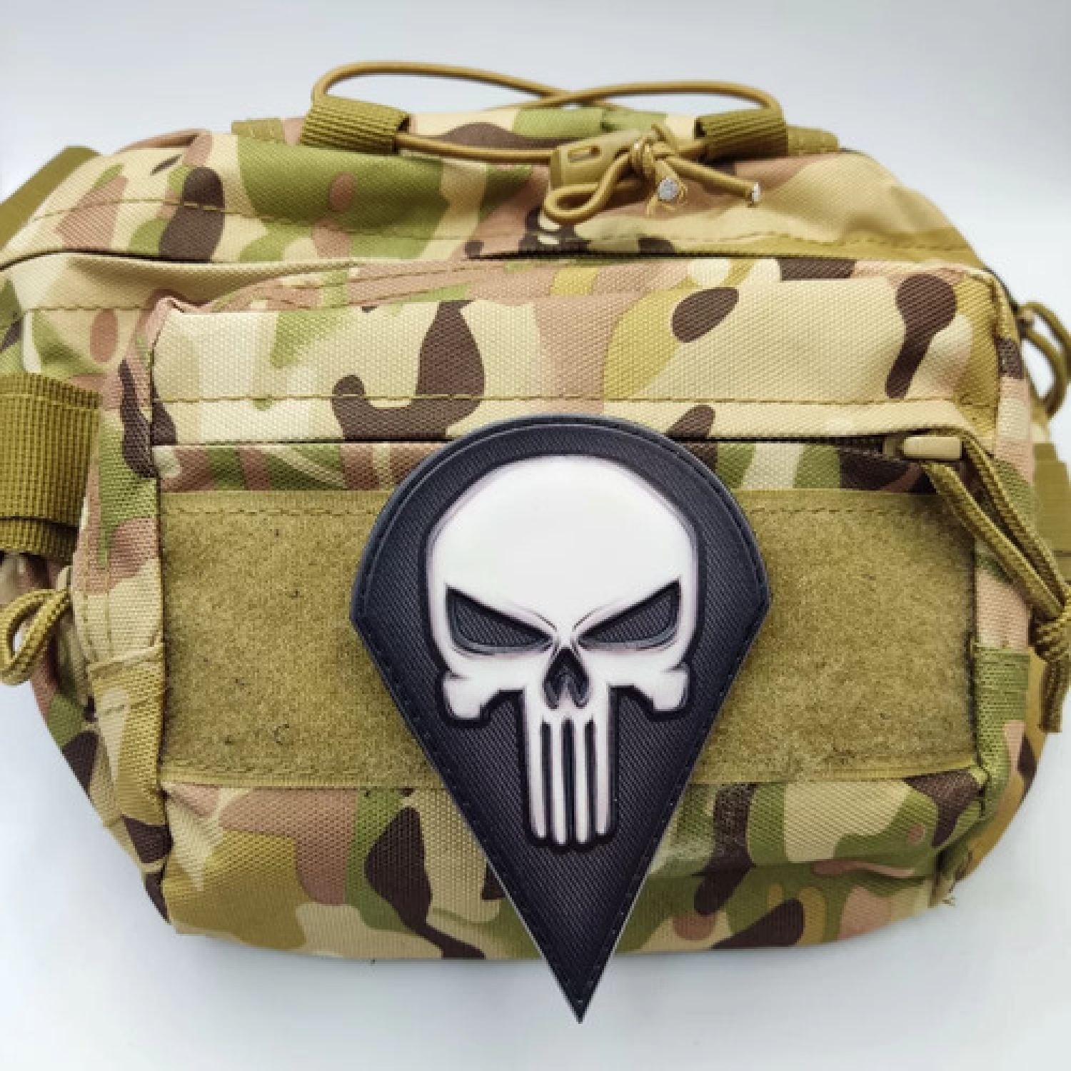 Нашивка Каратель чорно-білий