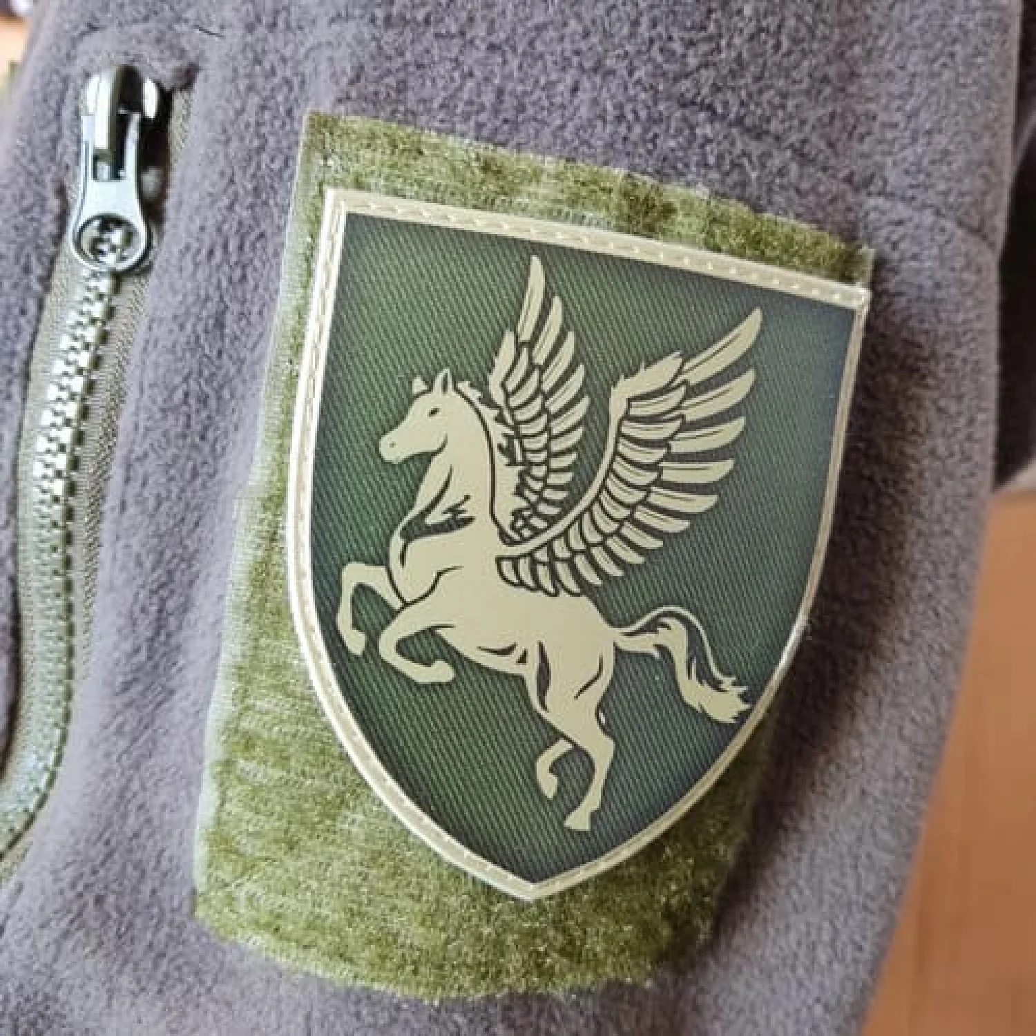 Шеврон ЗСУ 456 бригада транспортної авіації олива