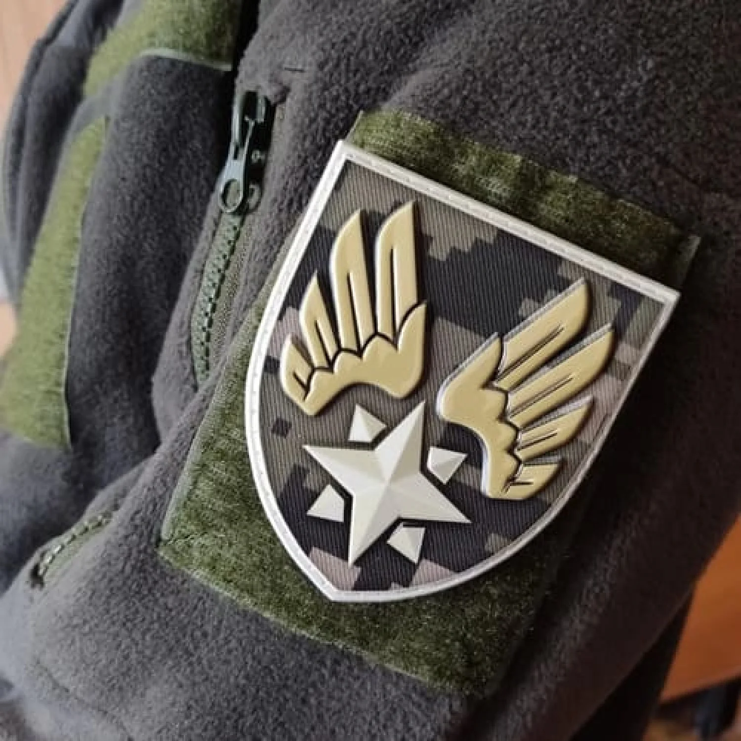 Шеврон ВСУ А1977 звезда с крыльями пиксель