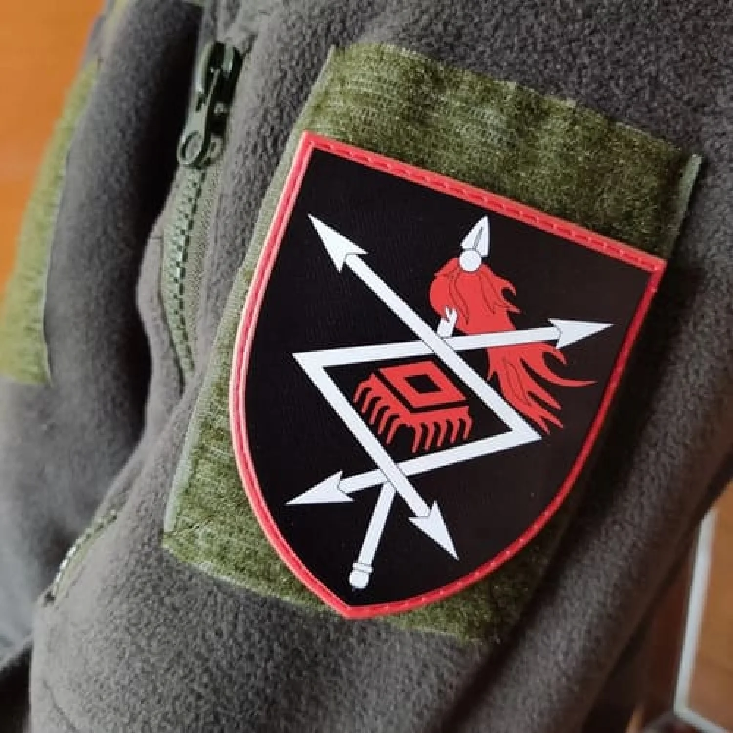 Шеврон ЗСУ Командування Військ зв'язку та кібербезпеки