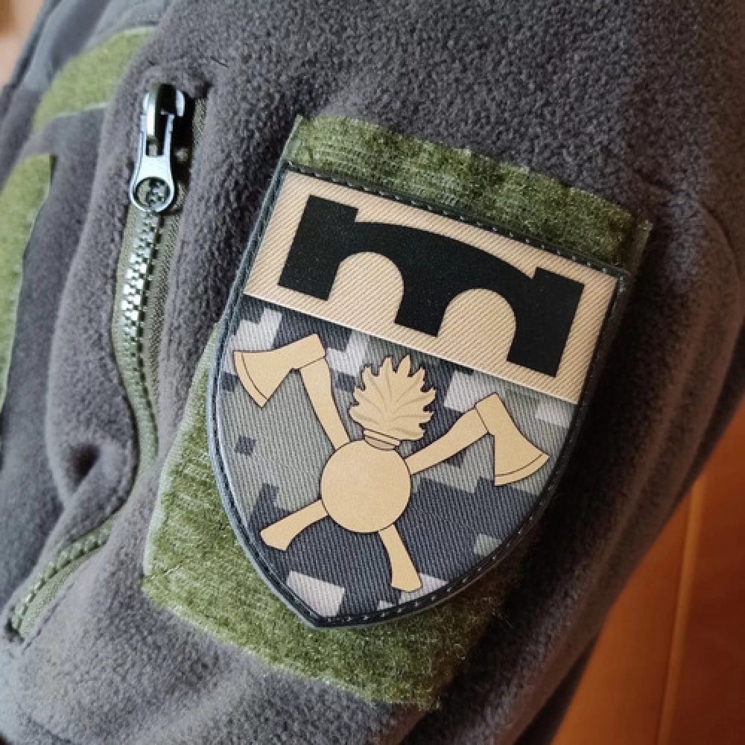 Шеврон ВСУ 16 отдельный полк оперативного обеспечения пиксель