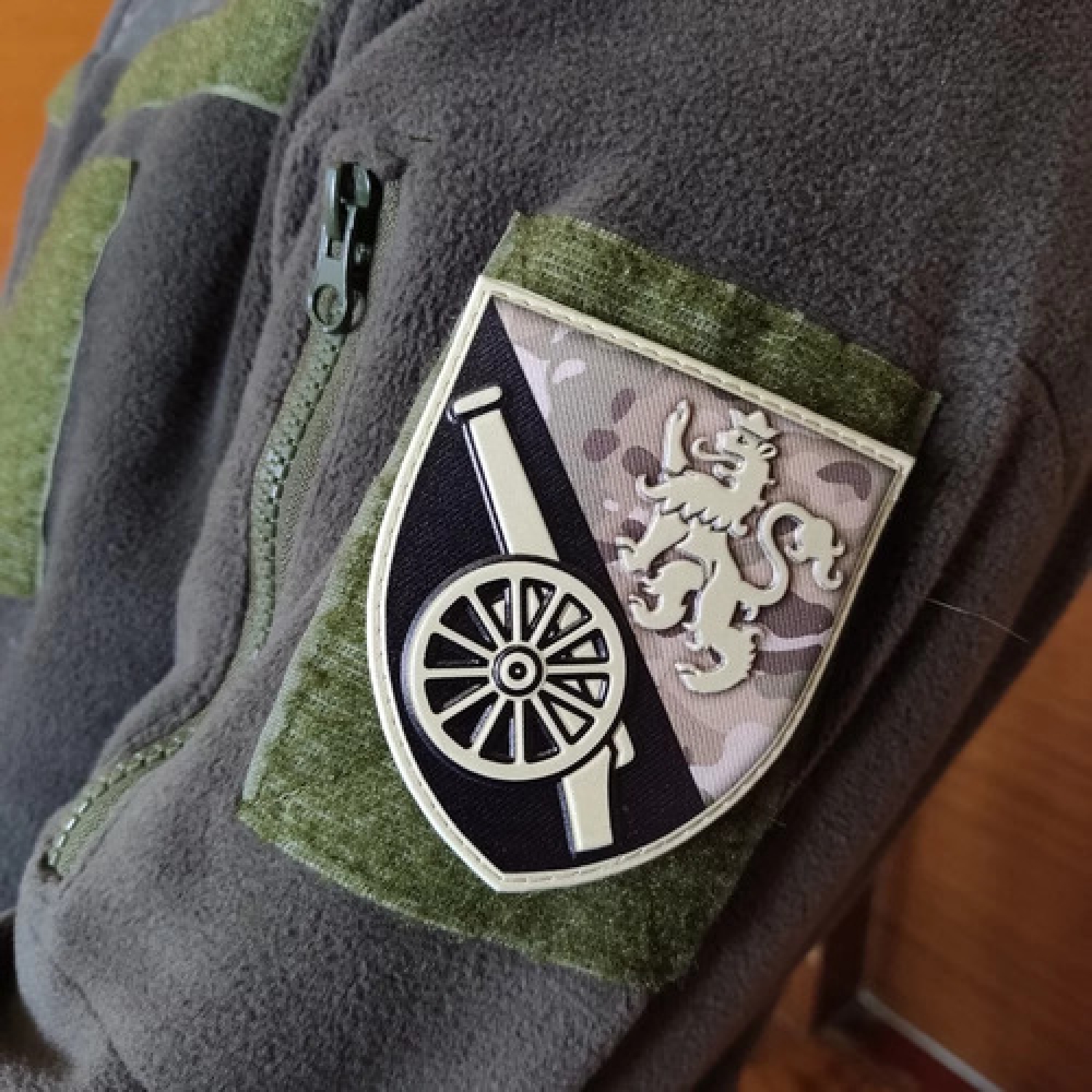 Шеврон ВСУ 45 ОАБр Железо – в сталь, народ – в нацию мультикам