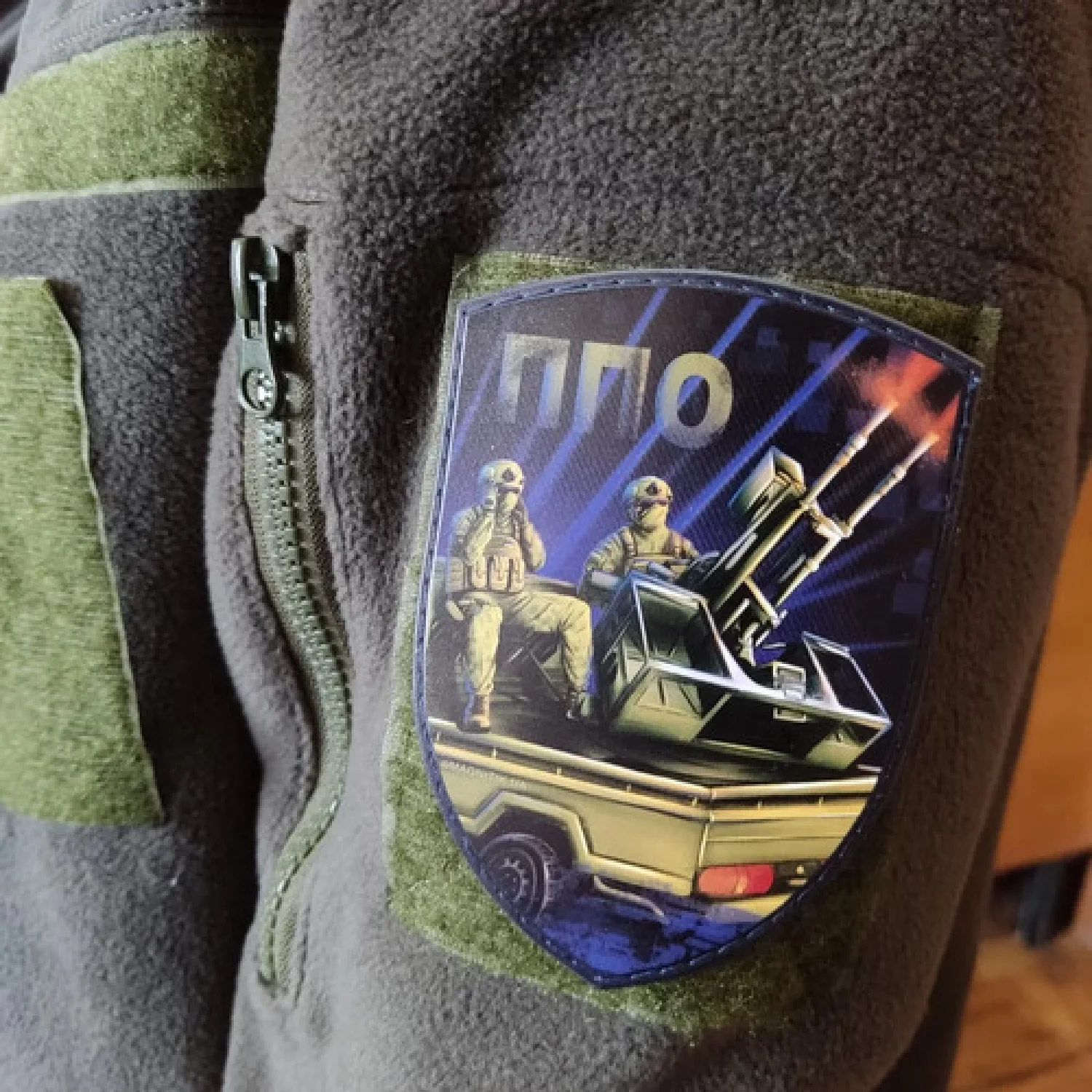 Шеврон ППО постріл