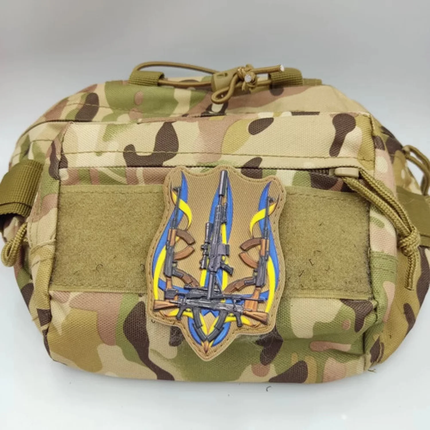 Шеврон Тризуб зі зброї койот