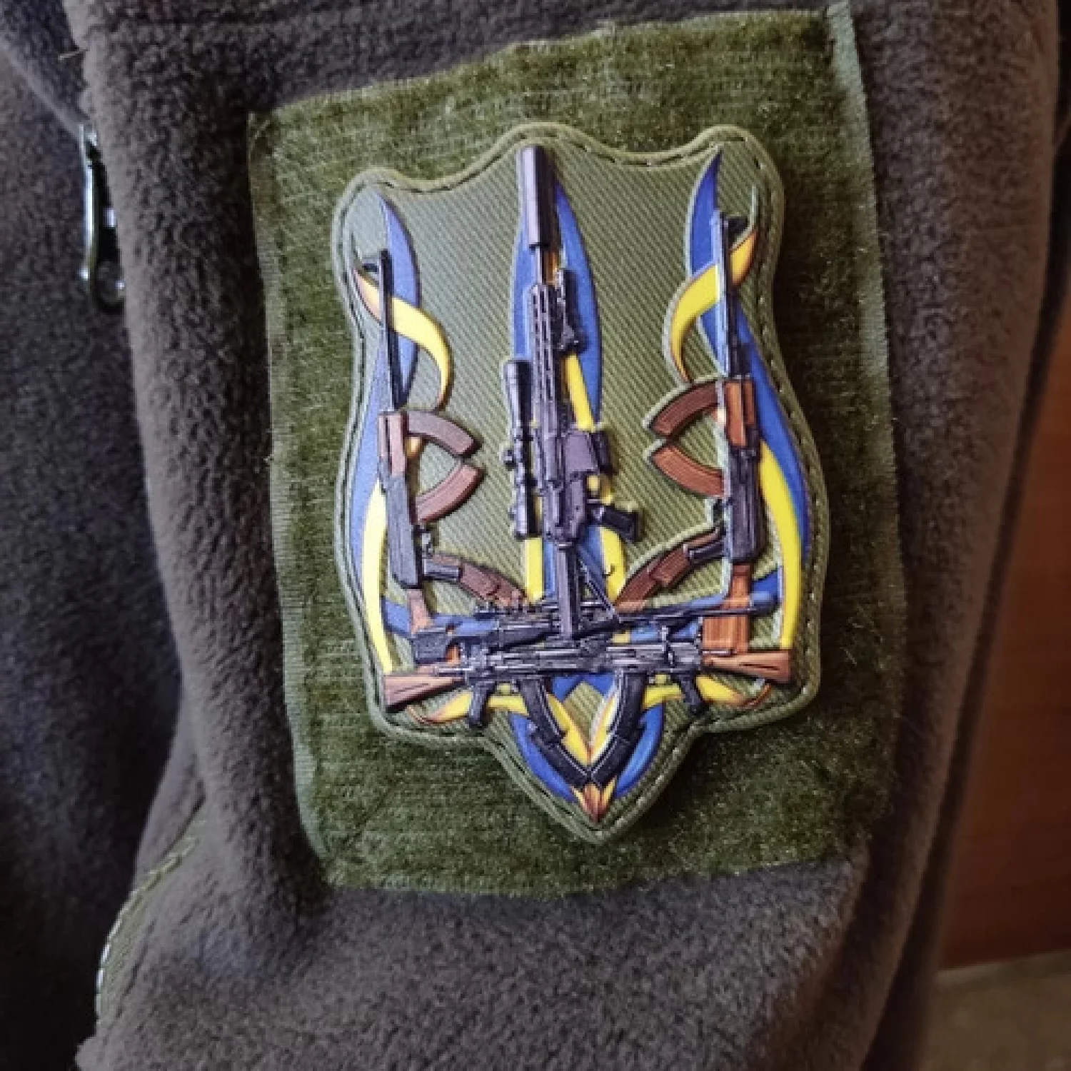 Шеврон Тризуб зі зброї олива