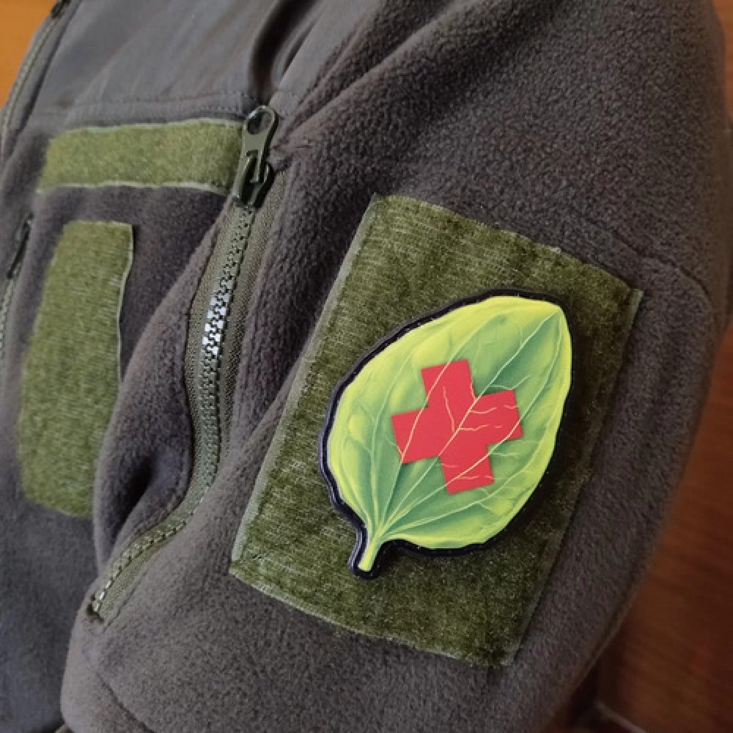 Шеврон Подорожник з медичним хрестом