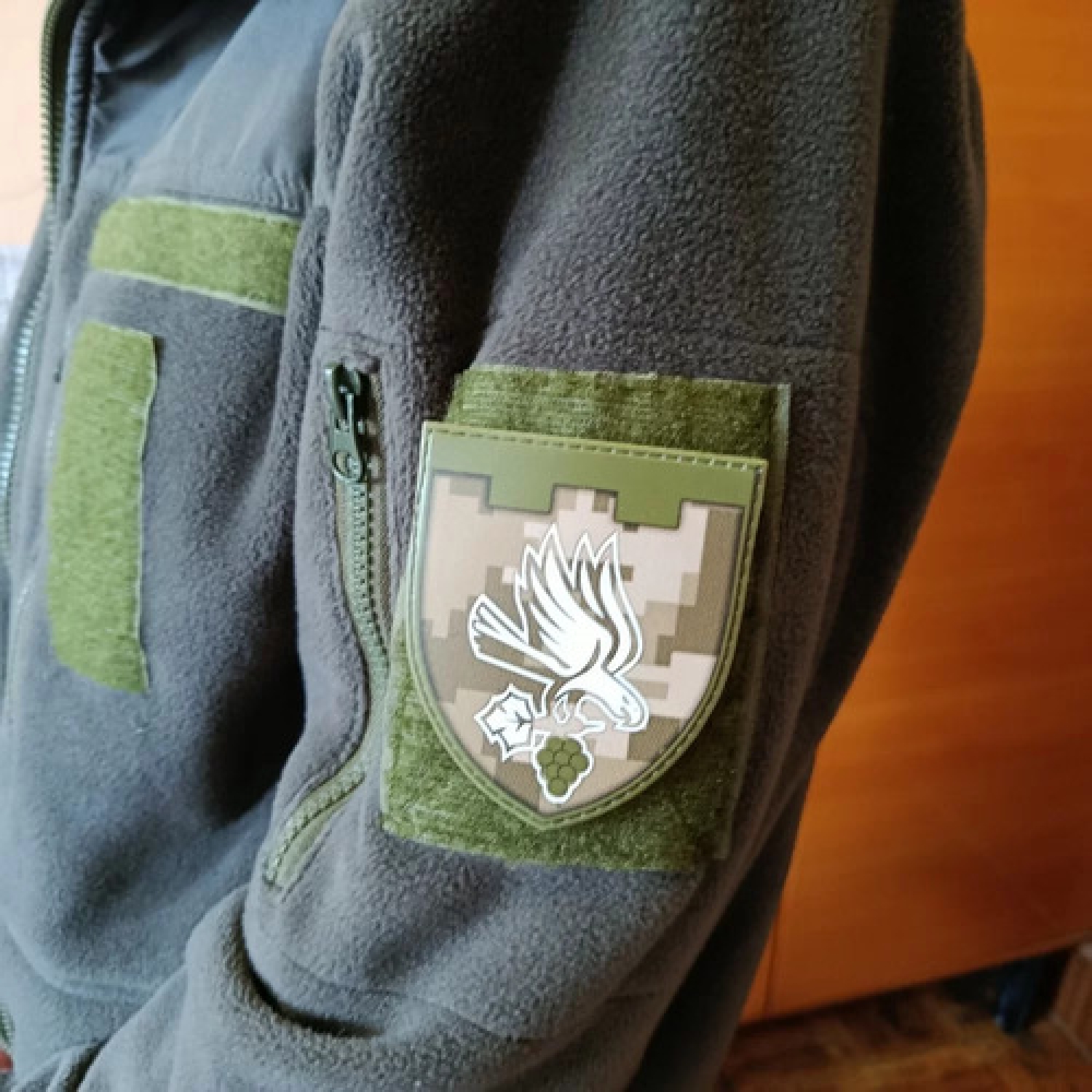 Шеврон ТрО 122 ОБтТрВ