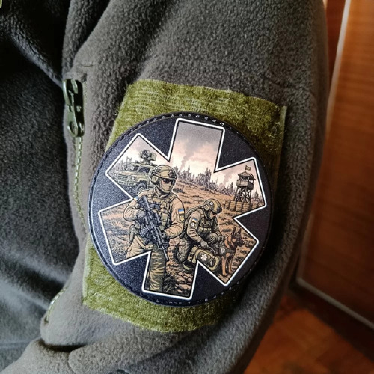Шеврон Рятуємо своїх