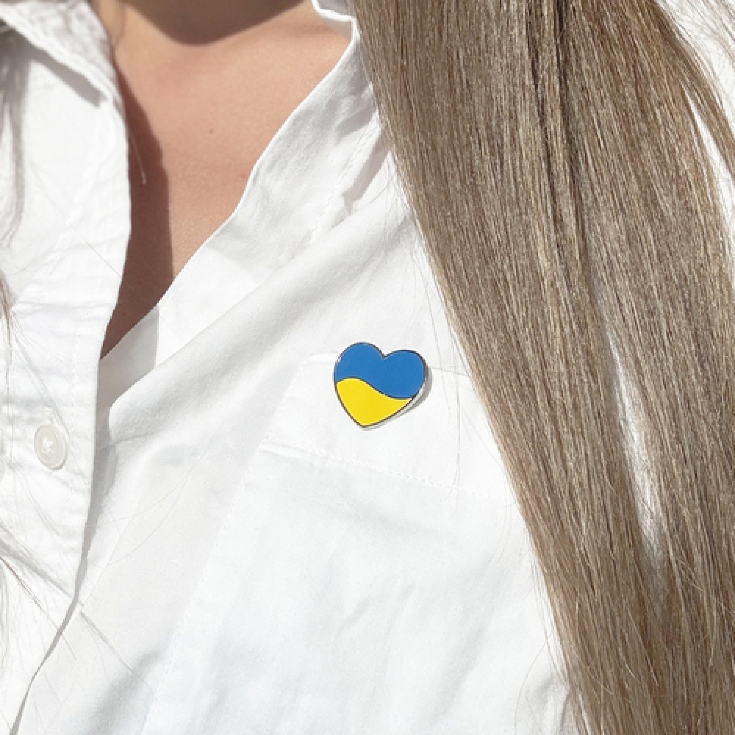 Пін на одяг Велике серце хвиля