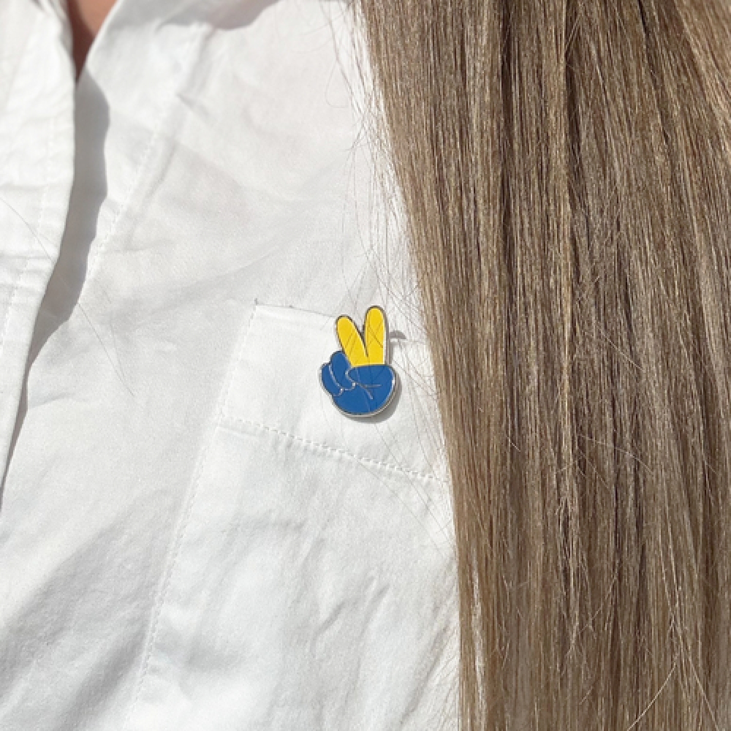Пін на одяг Рука UA