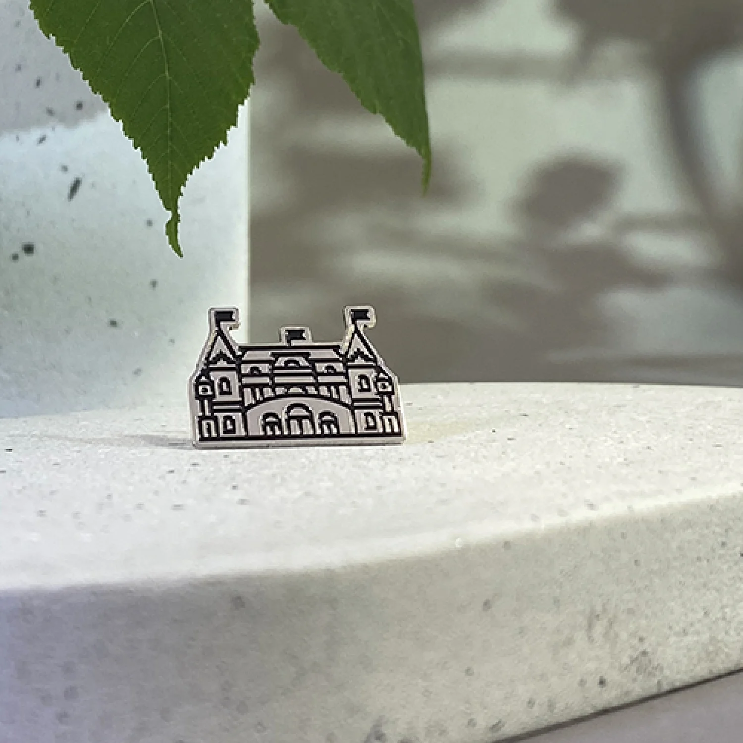 Значок Достопримечательности Киева Кукольный театр