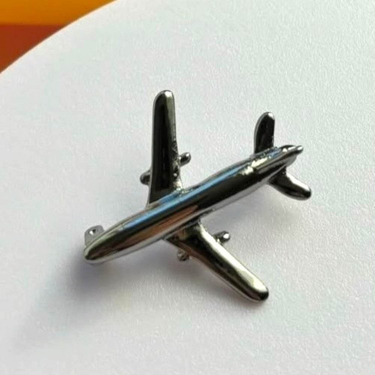 Значок Самолета под серебро