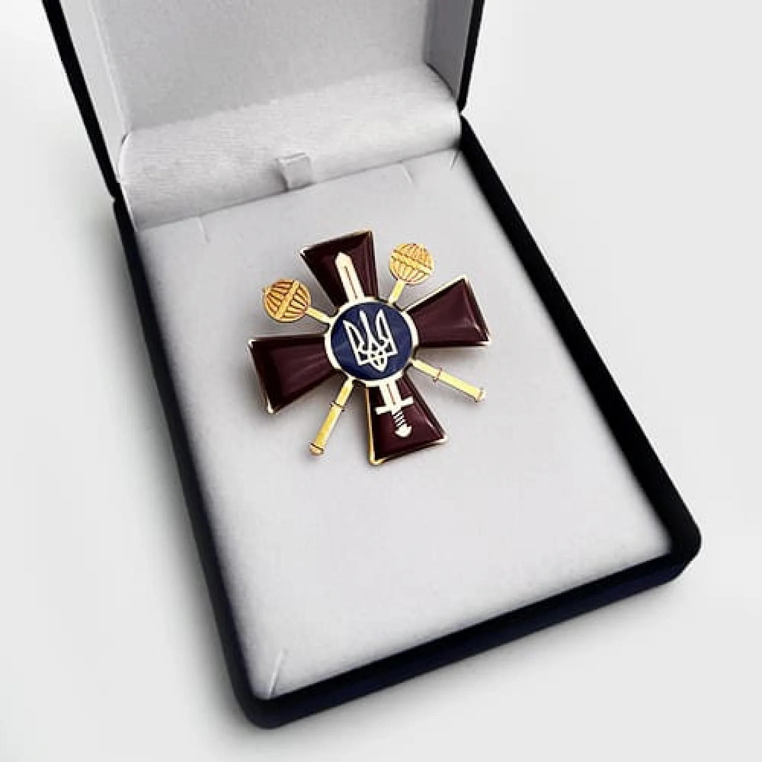 Набір Футляр + Кокарда Міністерства оборони України