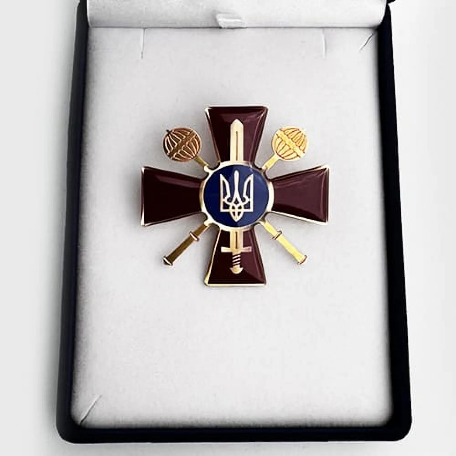 Набір Футляр + Кокарда Міністерства оборони України