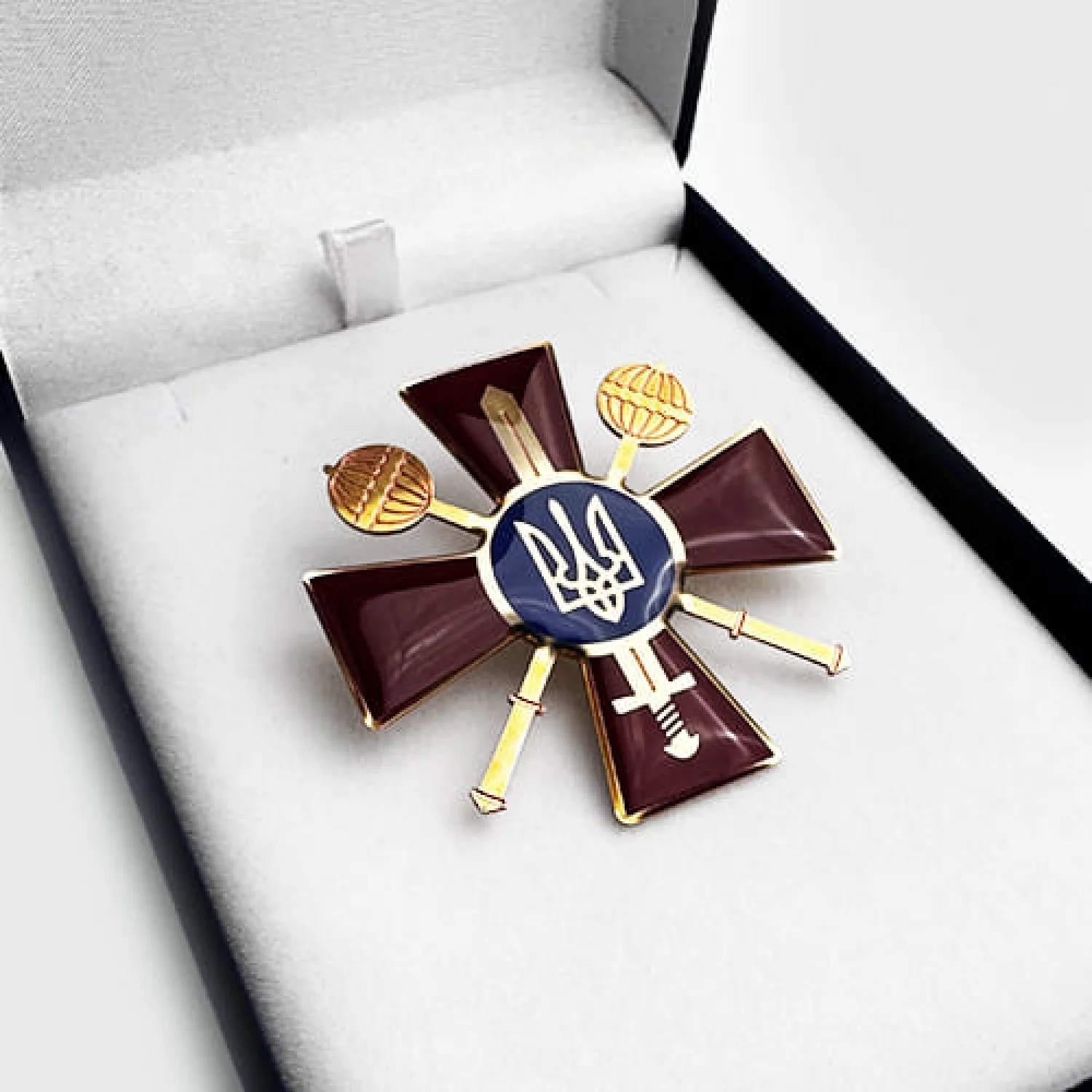 Набір Футляр + Кокарда Міністерства оборони України