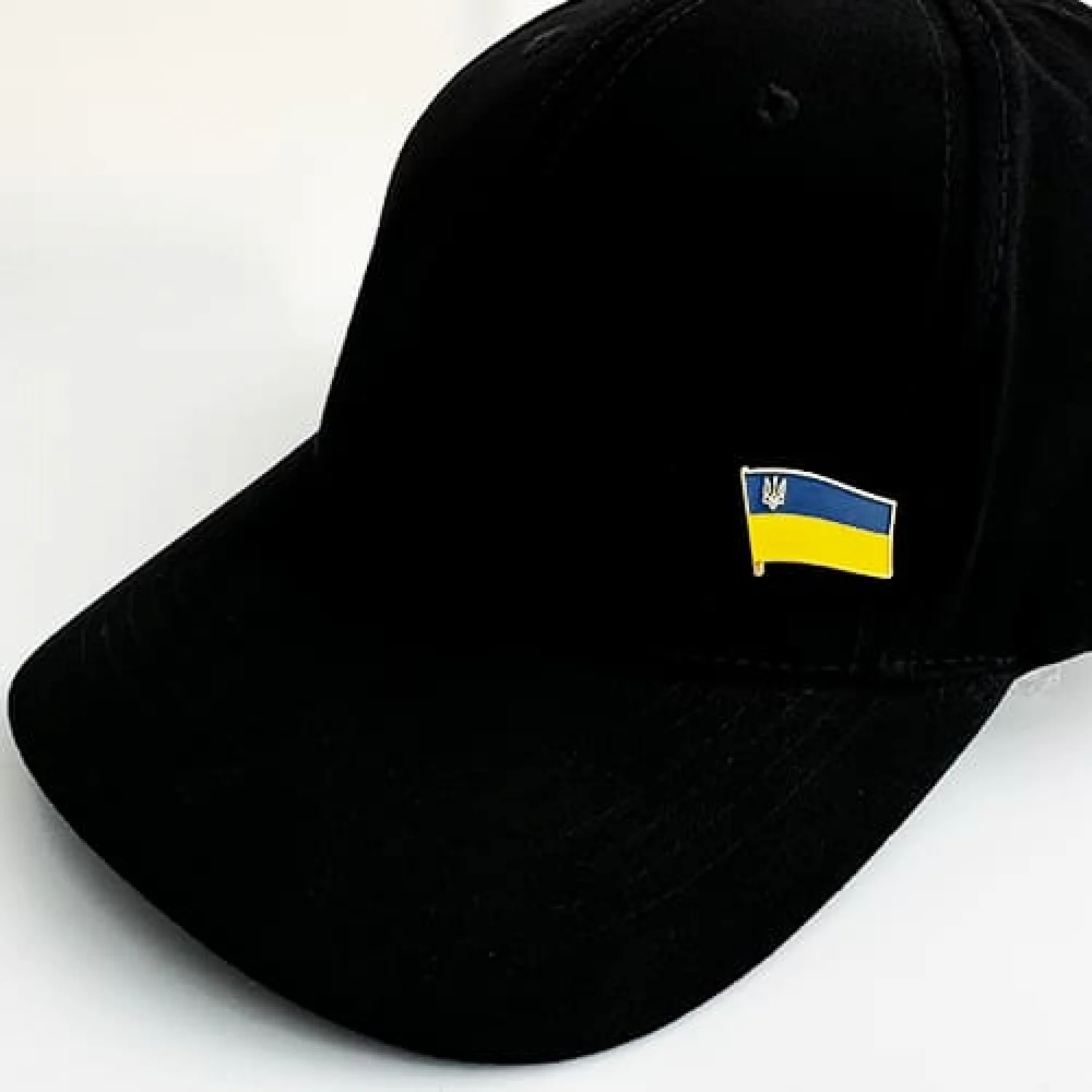 Значок на кнопці на бейсболку Прапор України з Тризубом