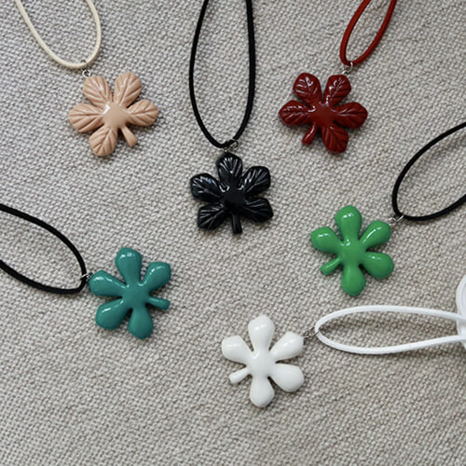 Підвіска Каштан світло-зелений гладкий