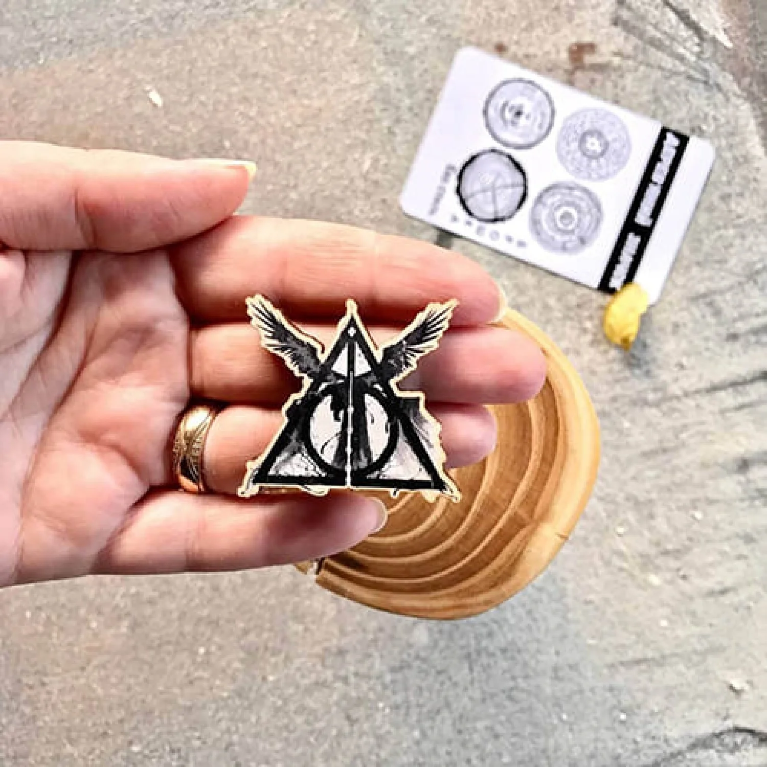 Значок Дари Смерті