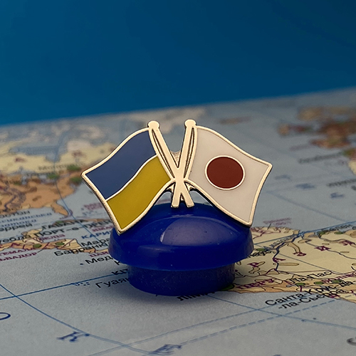 Значок Прапори Україна / Японія - купити в Україні