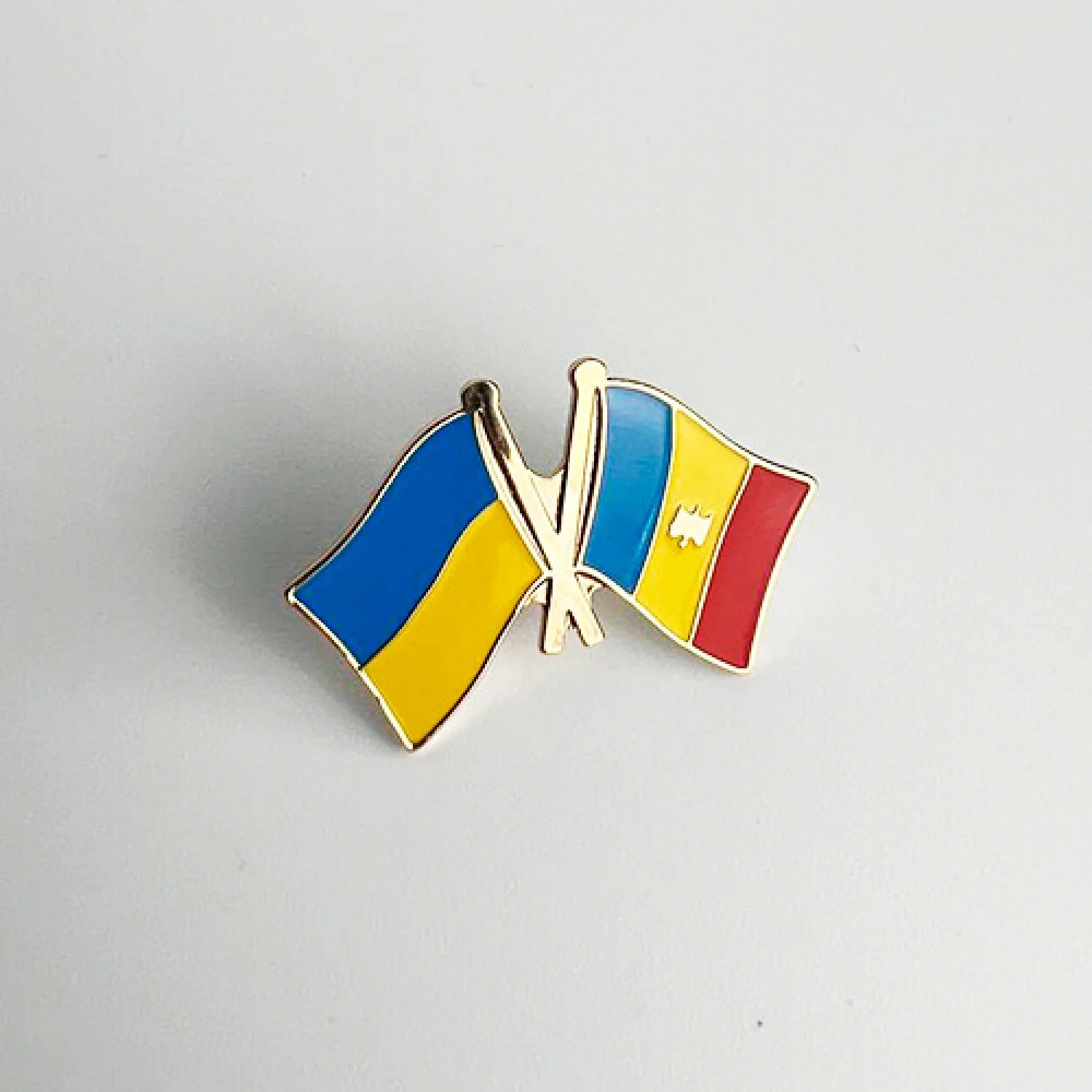 Значок флаги Украина / Молдова