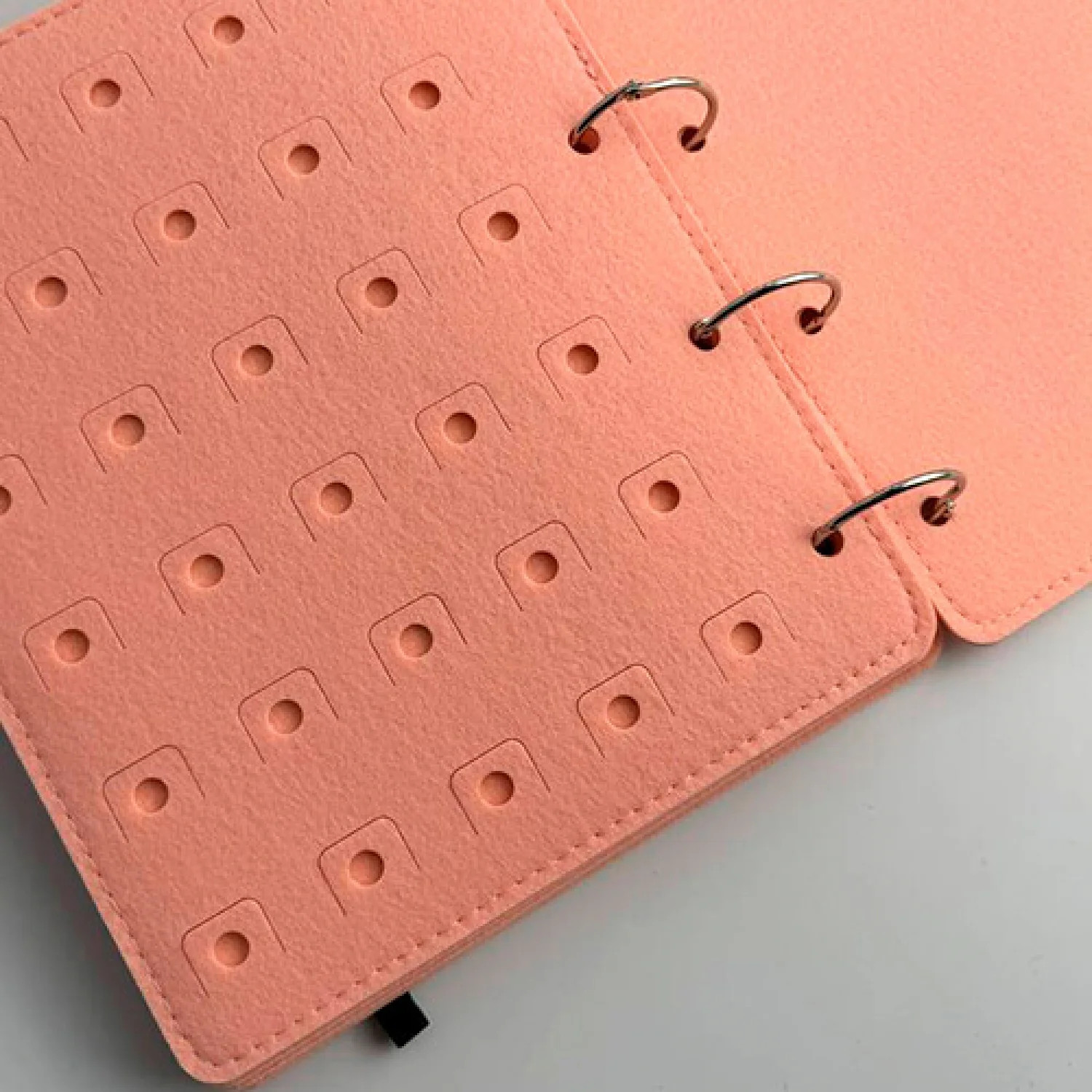 Альбом для колекціонування значків