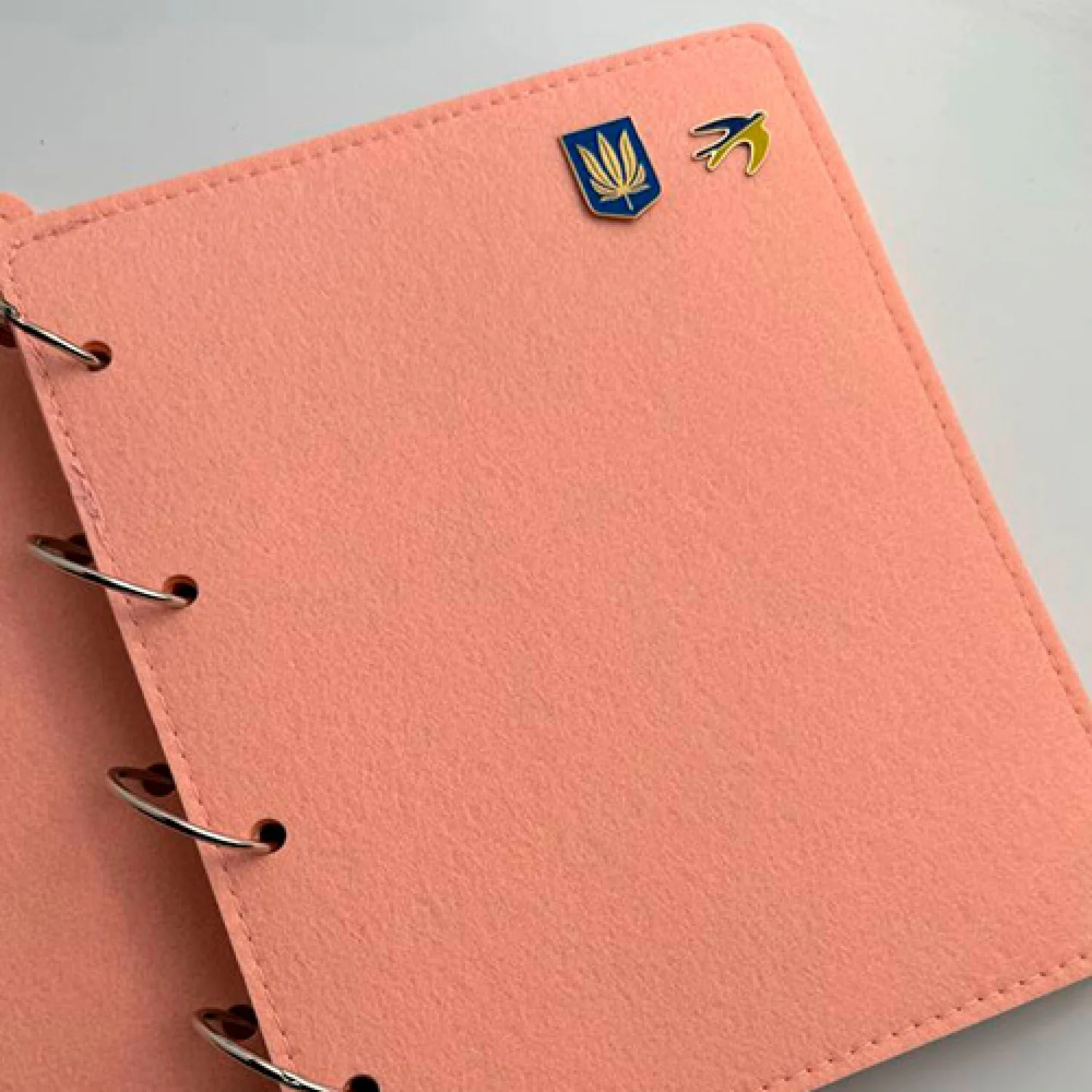 Альбом для колекціонування значків