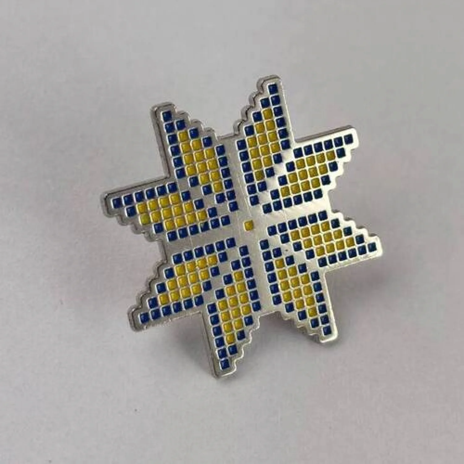 Значок Вышиванка-звезда в этно-стиле