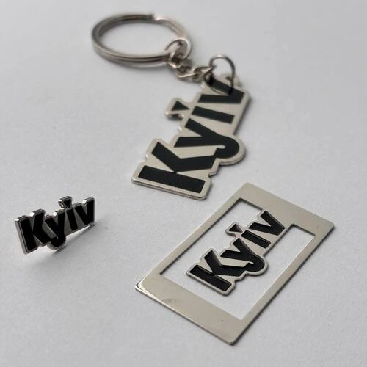 Набір значок + брелок + закладка Kyiv