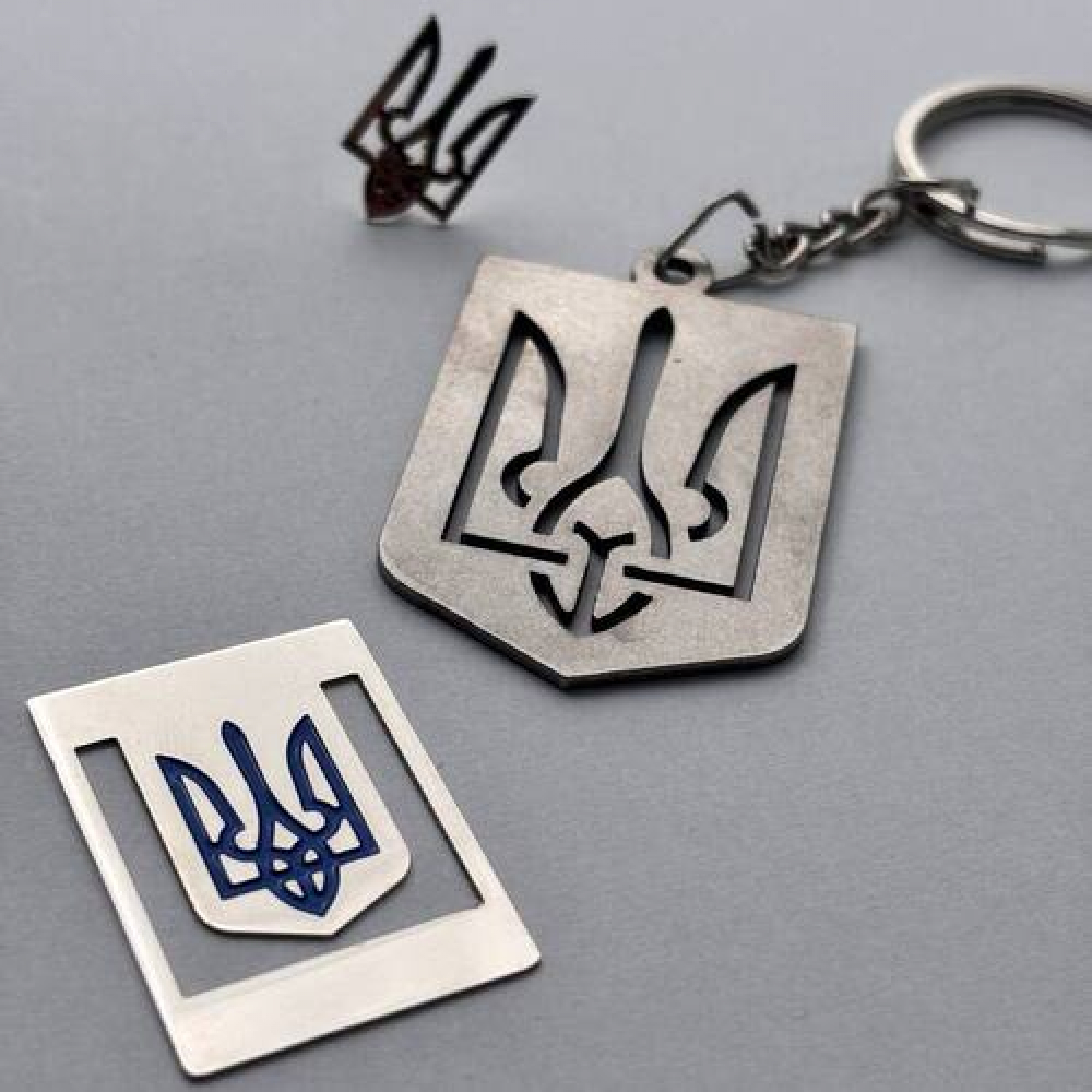 Набір значок + брелок + закладка Герб України