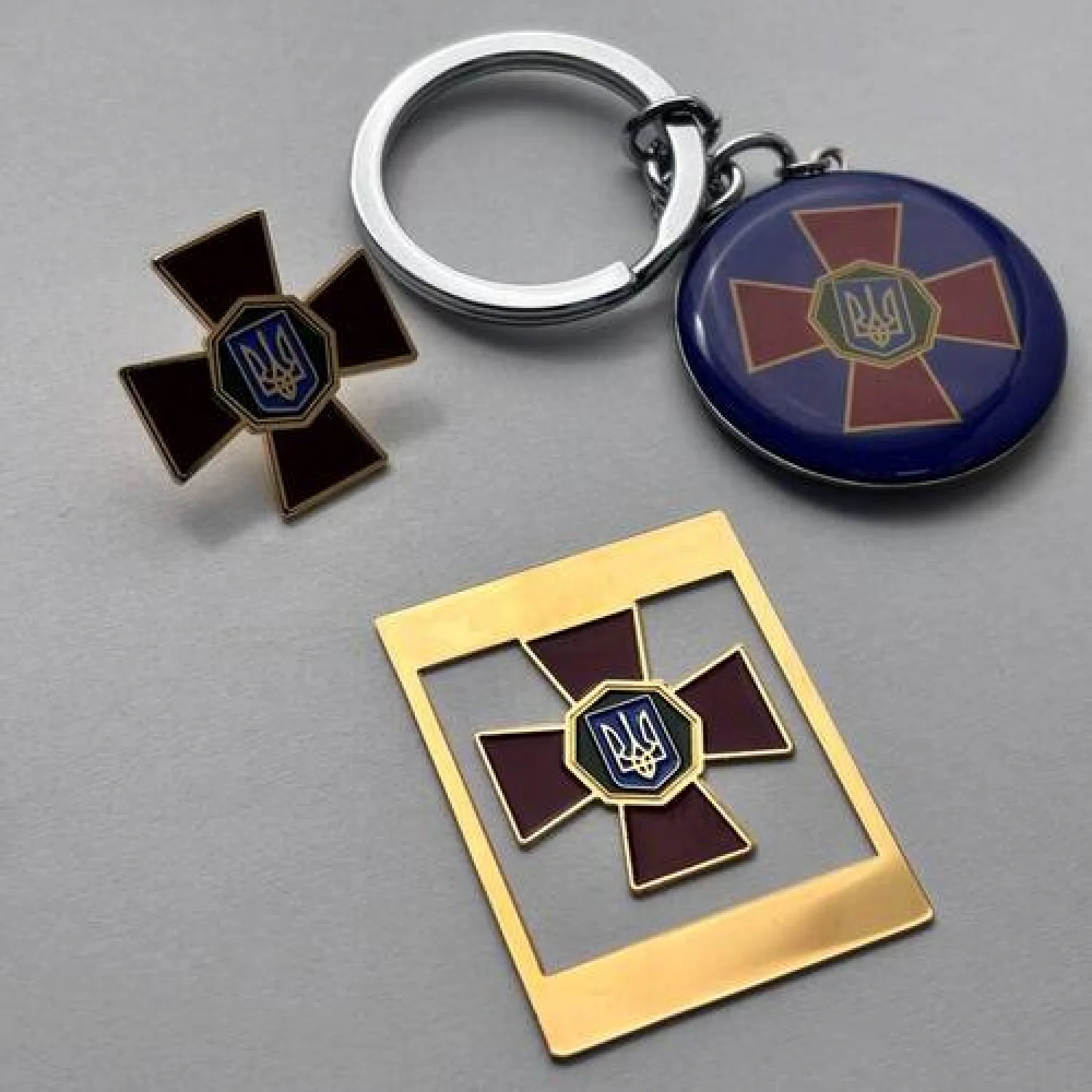 Набір значок + брелок + закладка НГУ