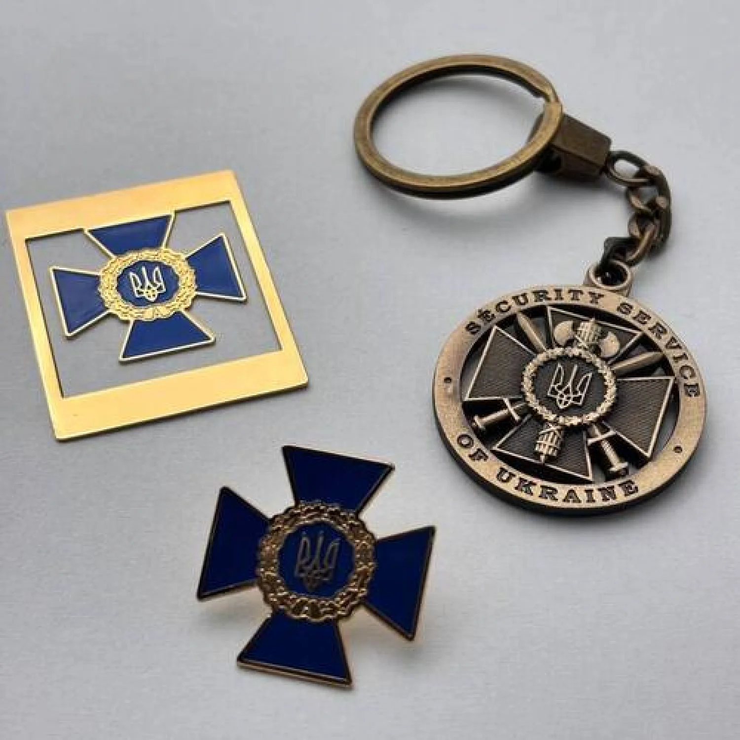 Набір значок + брелок + закладка СБУ