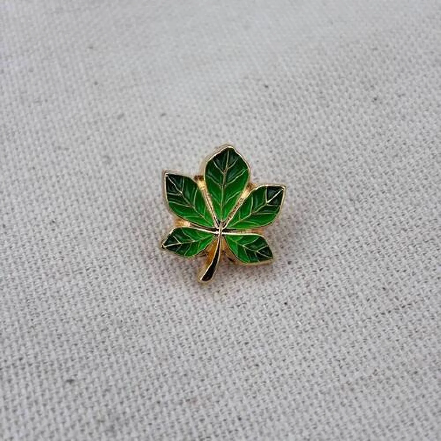 Значок Каштан зеленый позолота