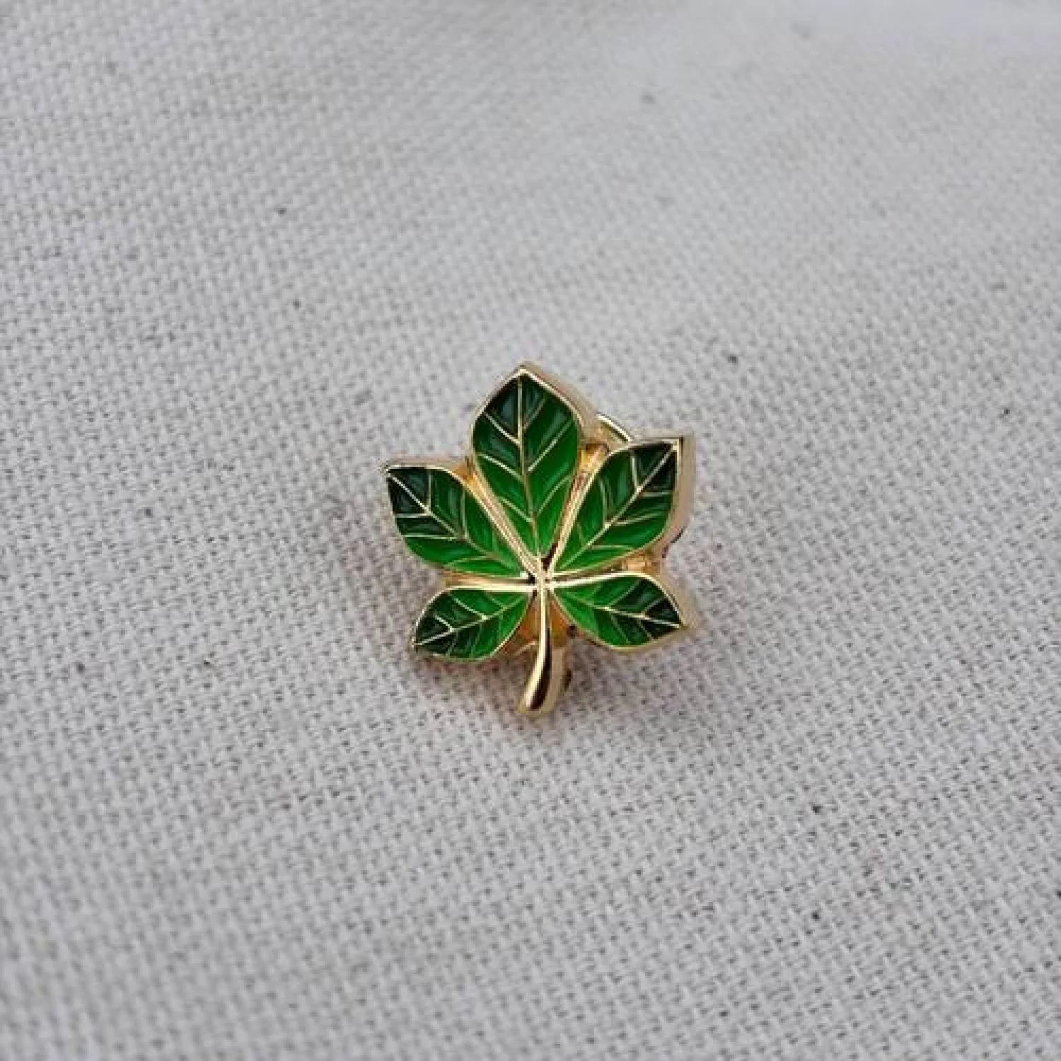 Значок Каштан зеленый позолота